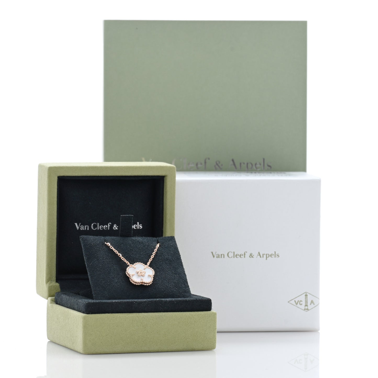 18K Rose Gold Mother Of Pearl Lucky Spring Plum Blossom Necklace