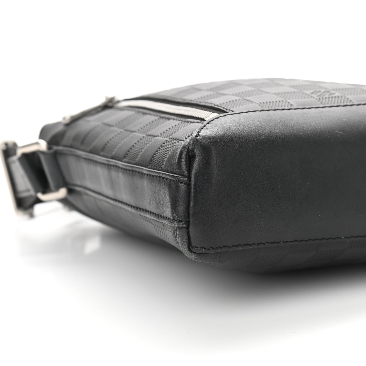 Damier Infini Discovery Messenger BB Onyx