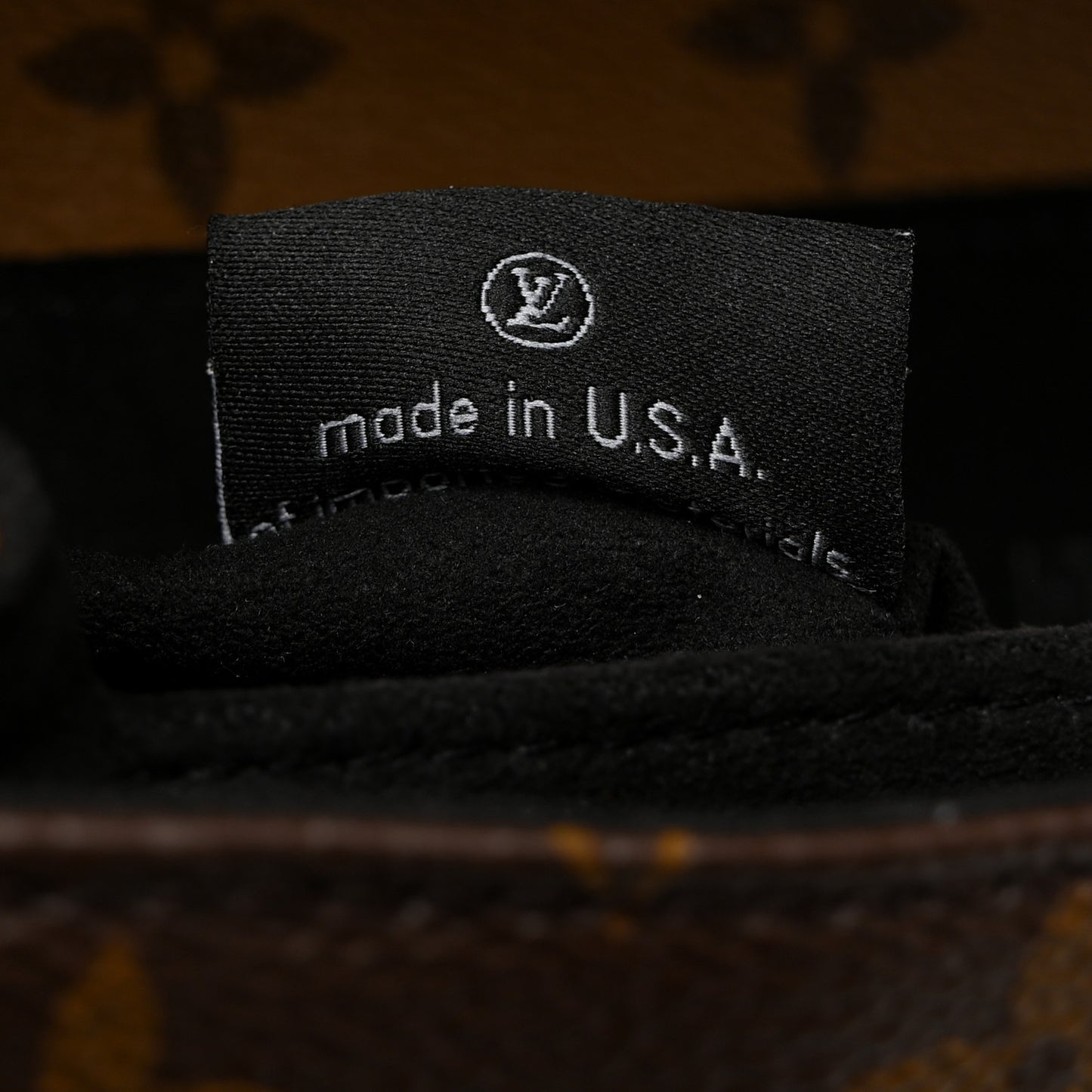 Reverse Monogram Pochette Metis