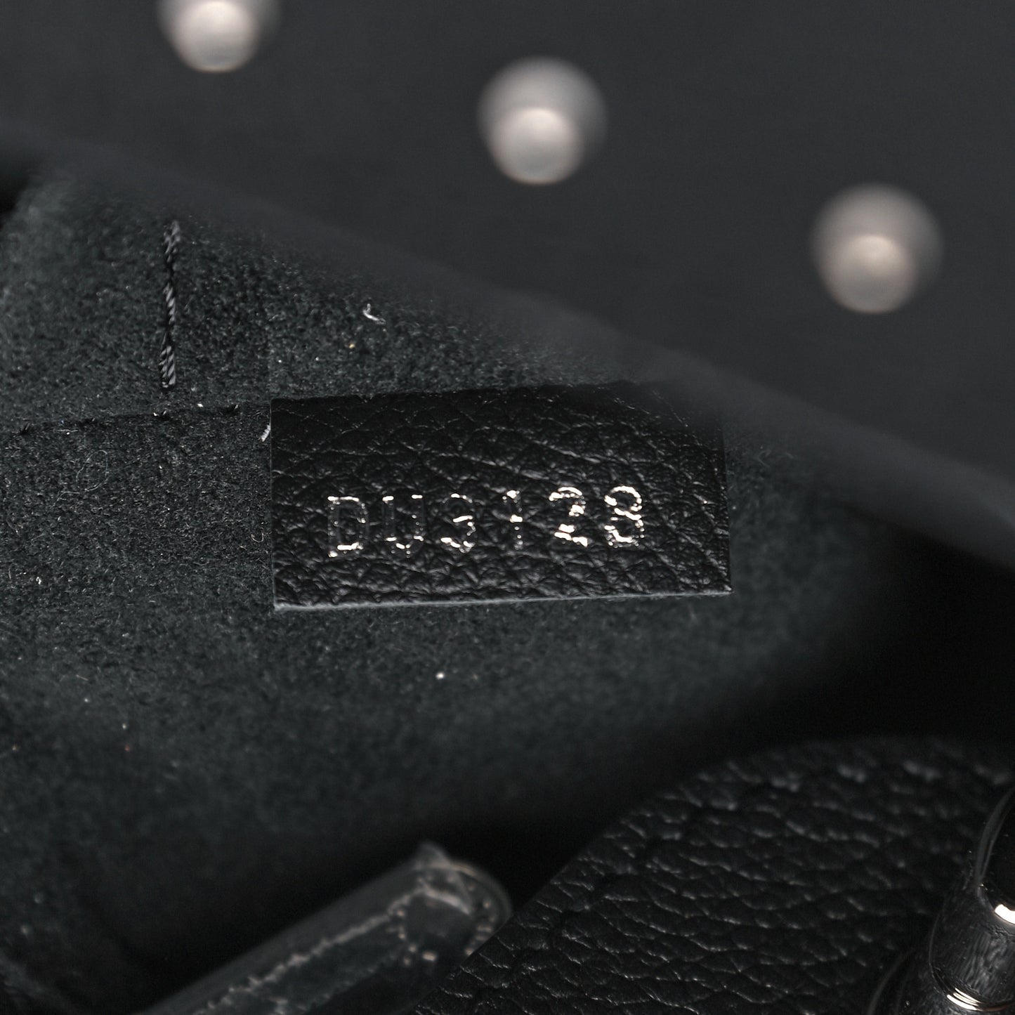 Soft Calfskin Lockme Studs Bucket Black