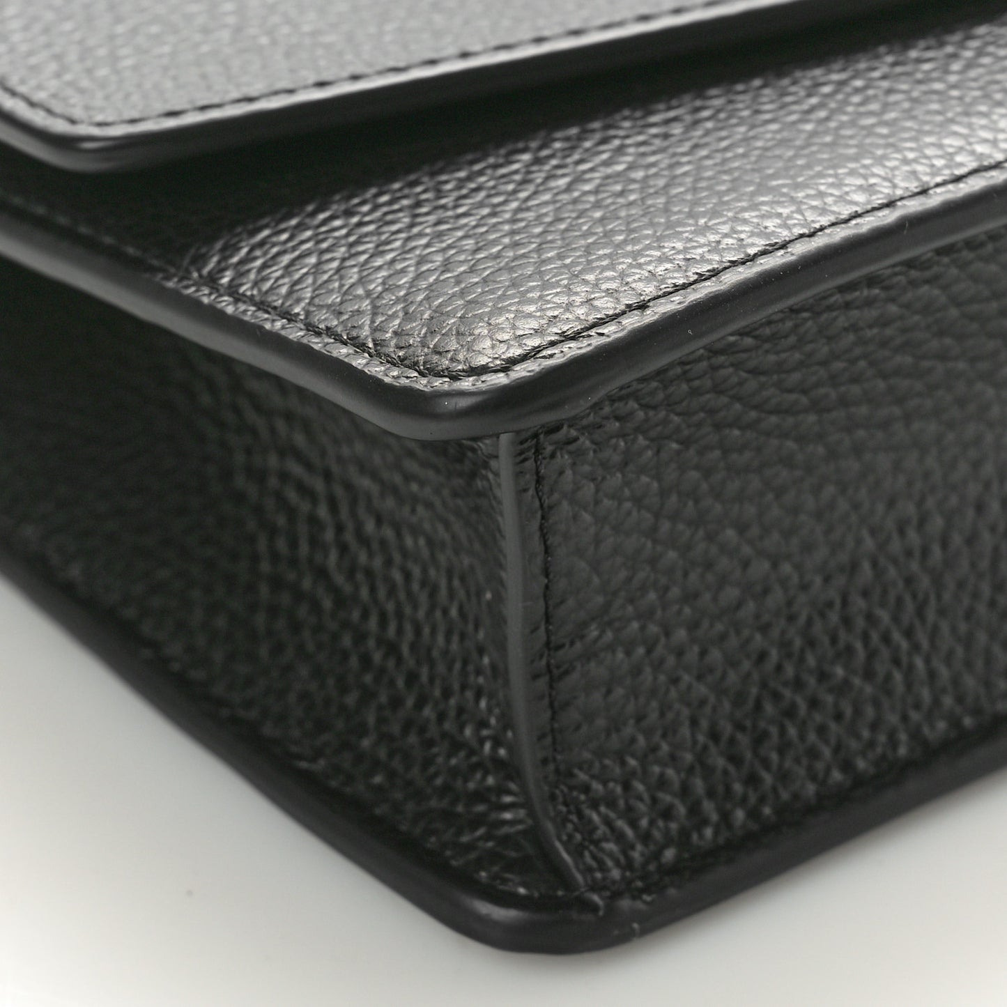Small Classic Grain Calfskin Small Darley Black