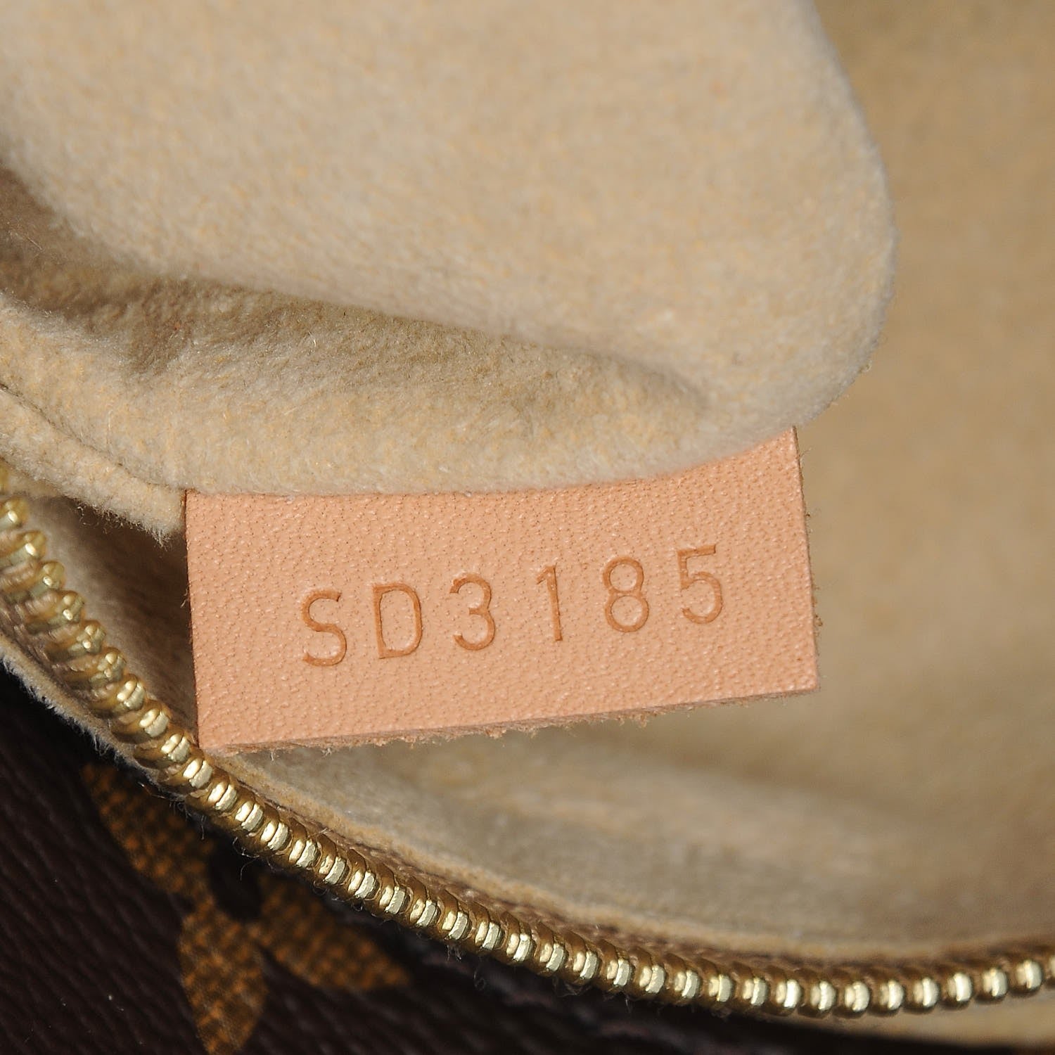 Louis Vuitton Monogram Artsy MM 8 of 8