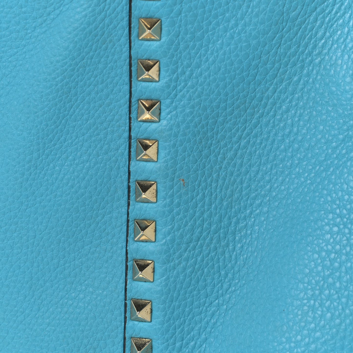 Grained Calfskin Medium Rockstud Reversible Tote Parrot Light Cuir