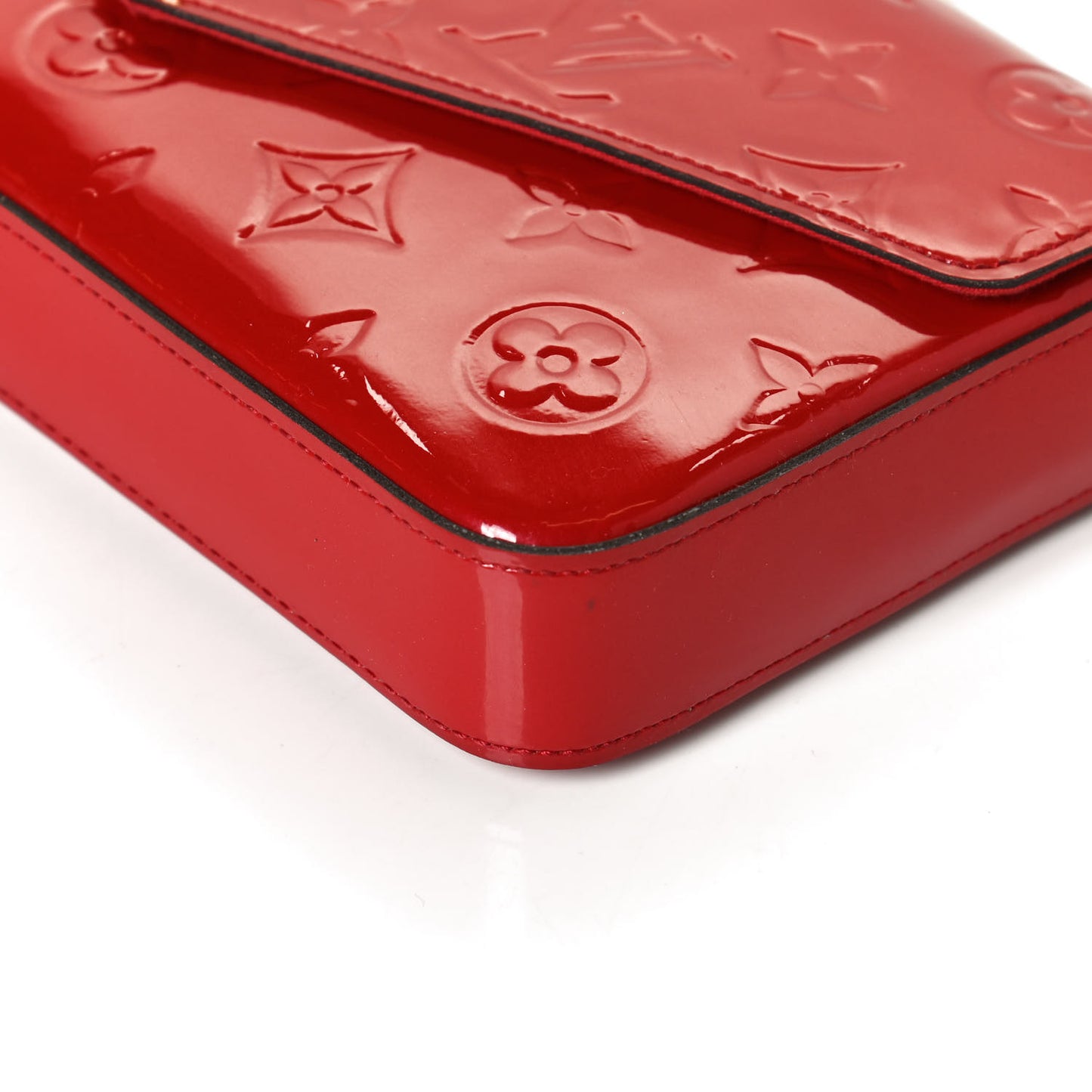 Vernis Felicie Pochette Chain Wallet Cherry