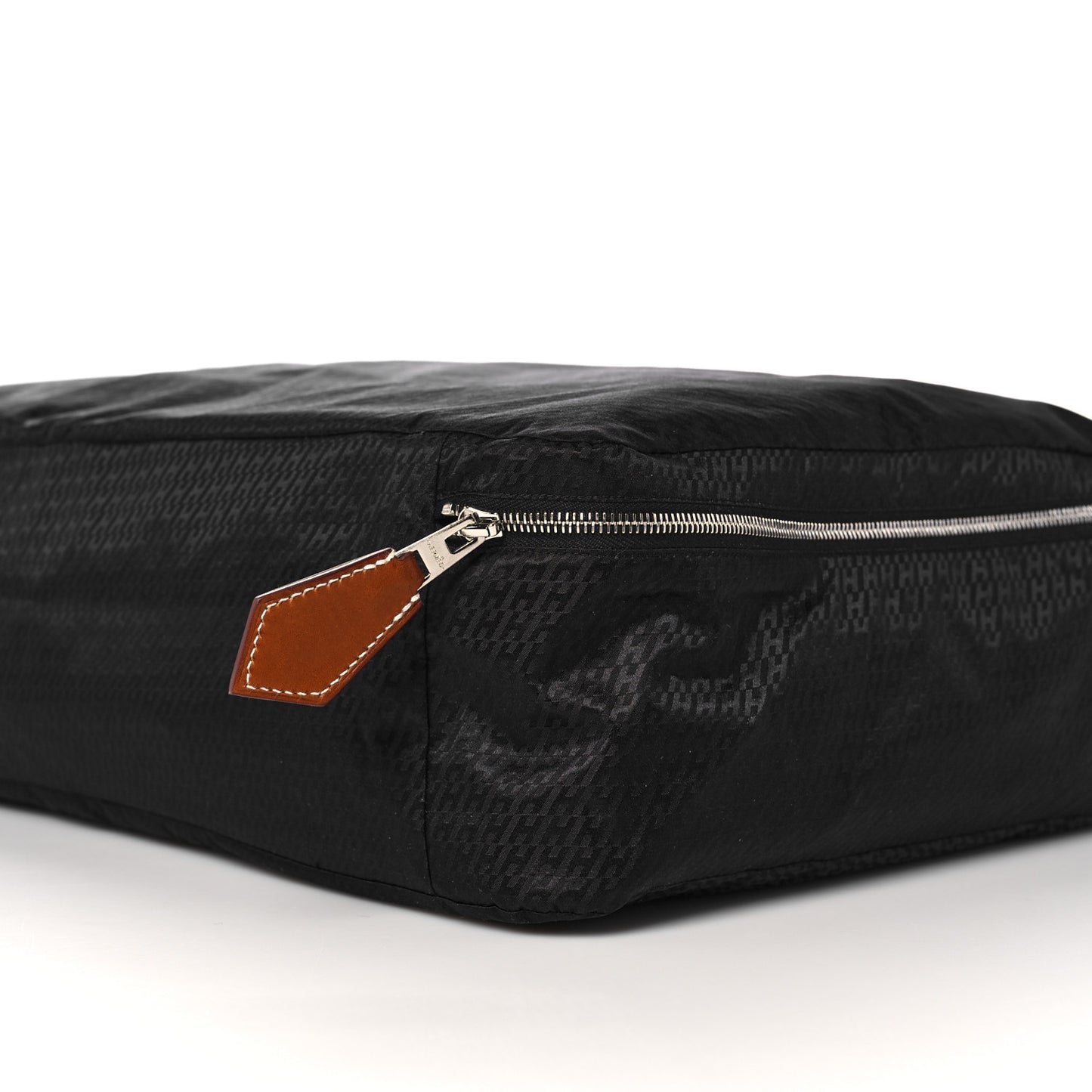 Technical Silk H en Bias Travelsilk Cube MM Black Fauve