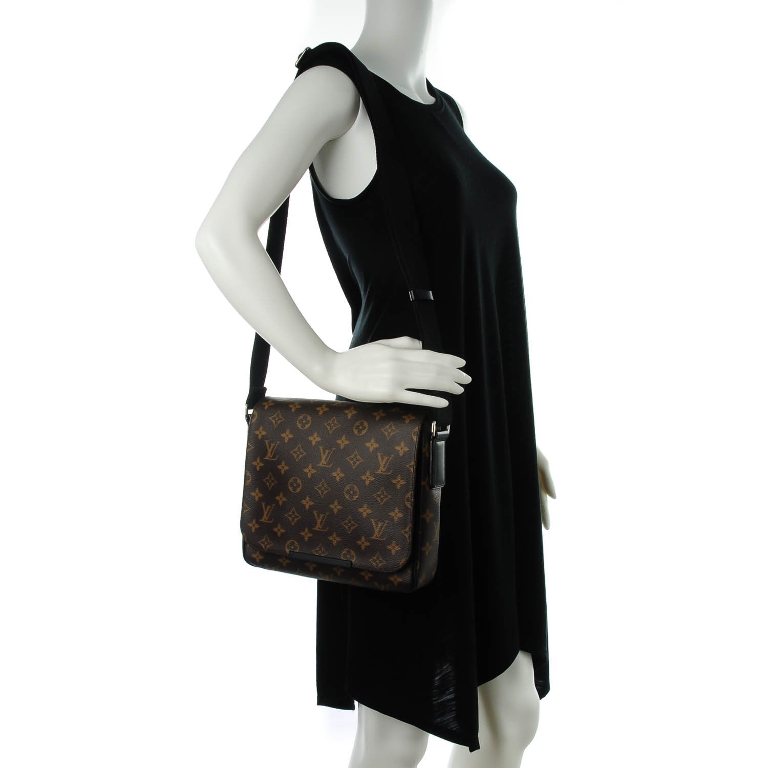 Louis Vuitton Monogram Macassar District PM 2 of 7