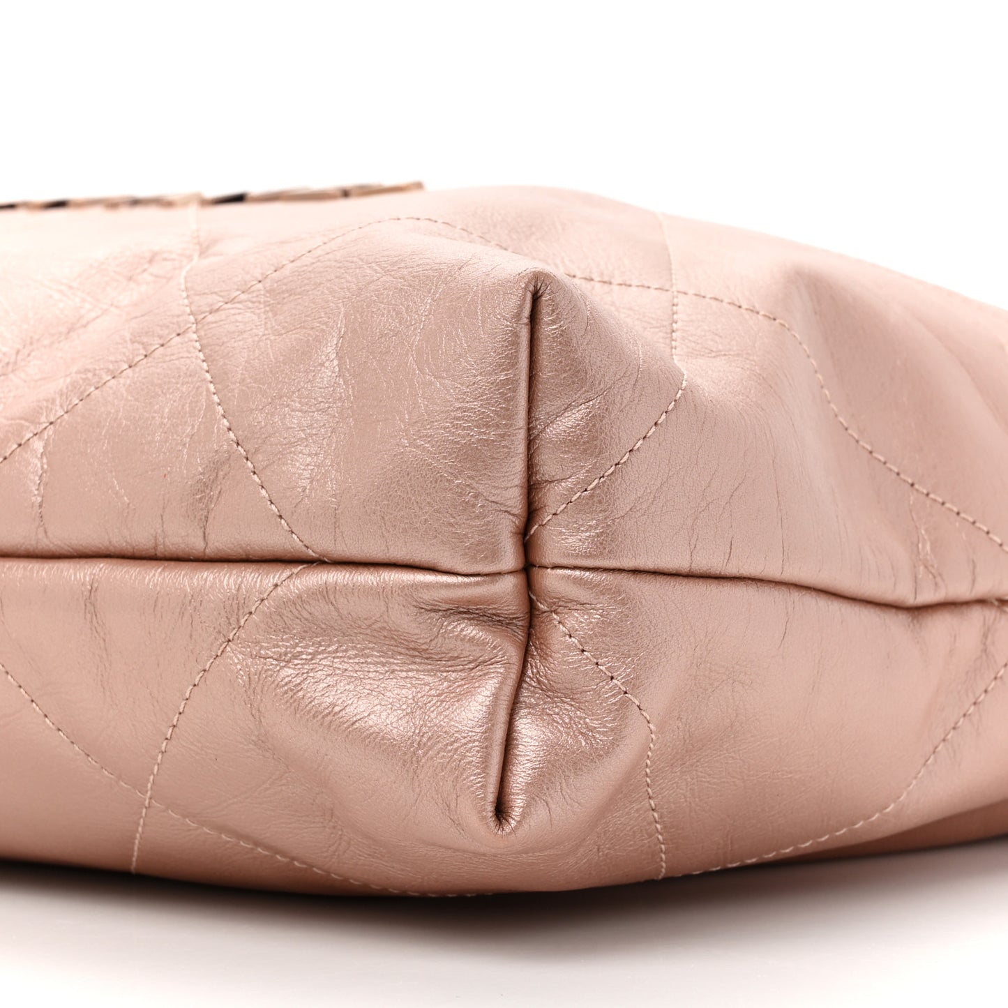 Metallic Calfskin Quilted Chanel 22 Pink