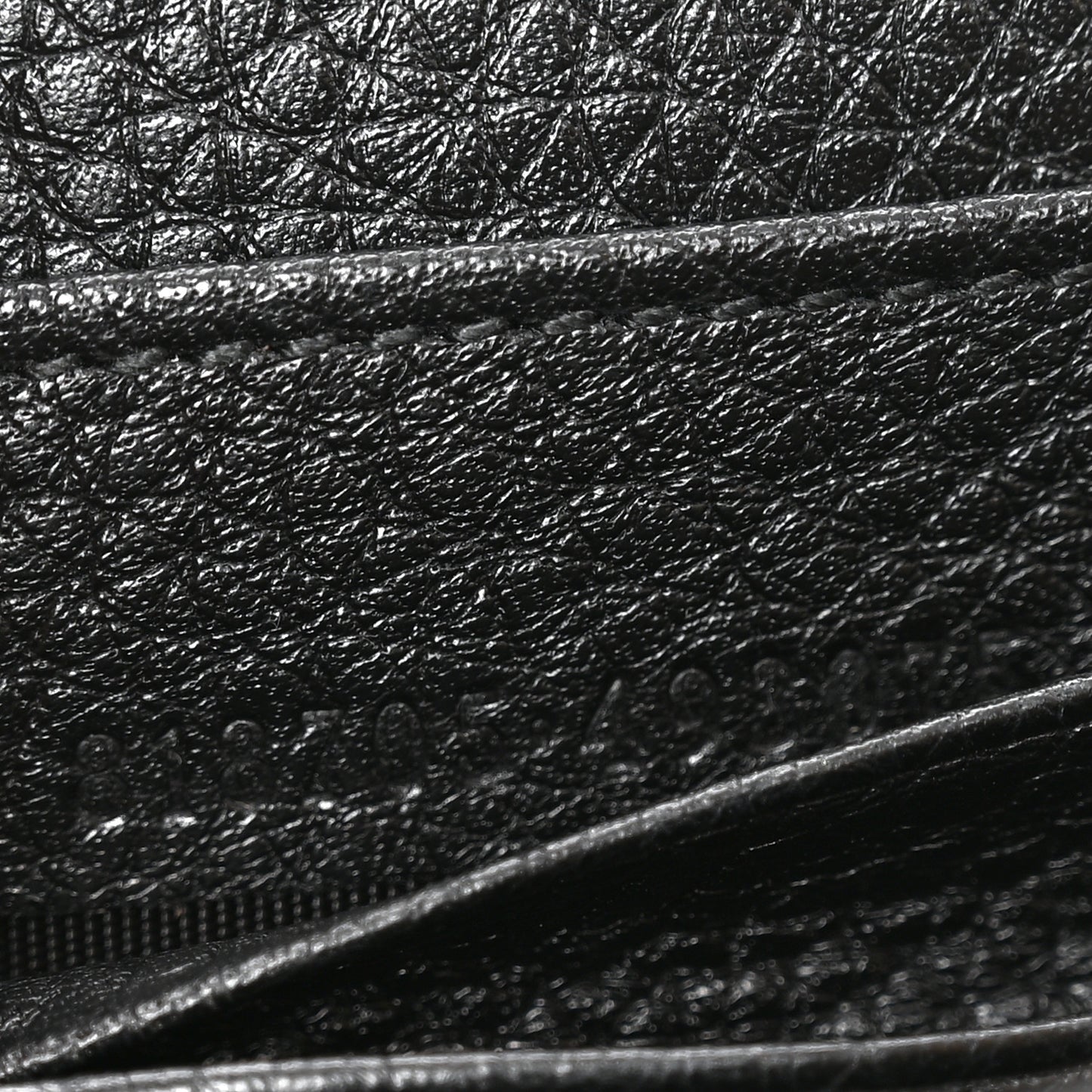 GG Grainy Calfskin Emblem Wallet On Chain Black