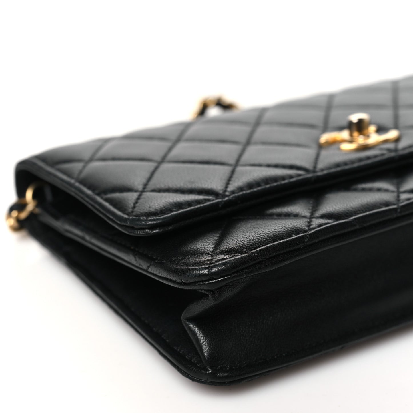 Lambskin Quilted CC Pearl Crush Wallet on Chain WOC Black
