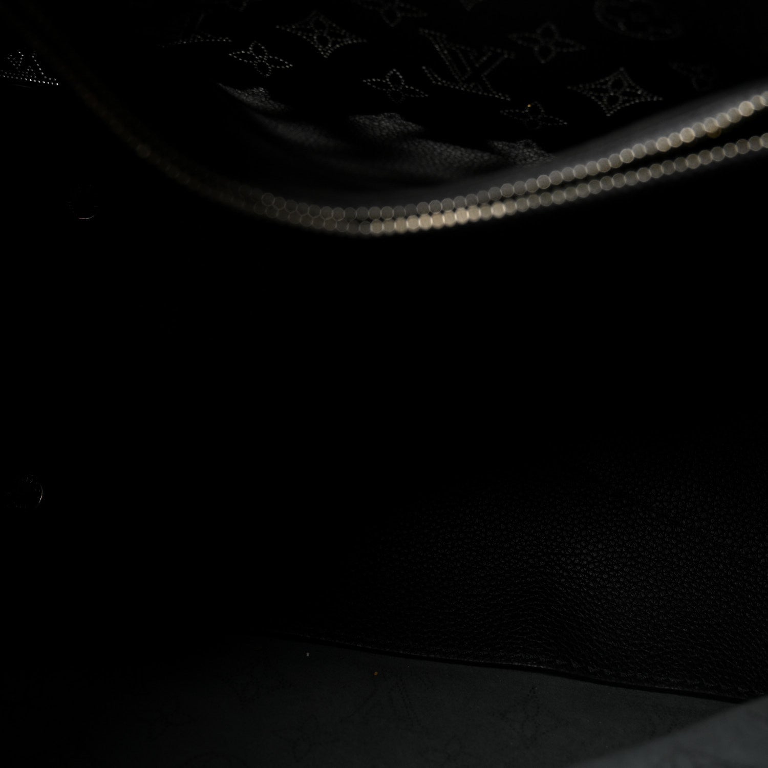 Louis Vuitton Mahina Carmel Hobo Black 5 of 9