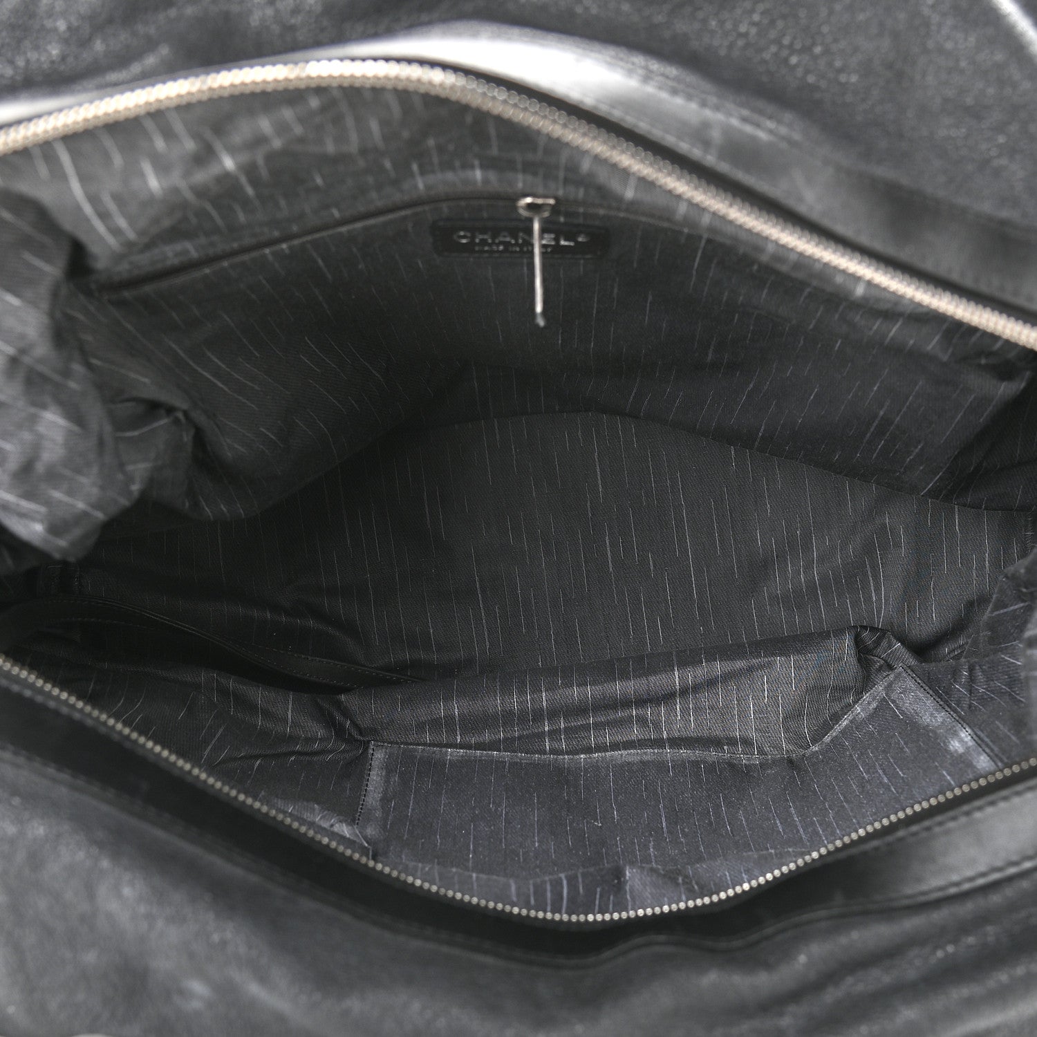 Chanel Washed Calfskin Tote Black 7 of 18