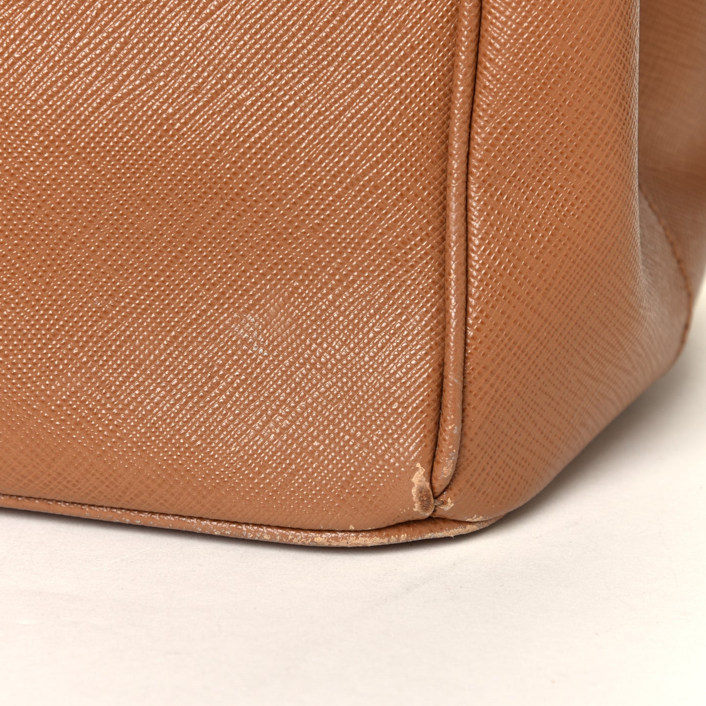 Saffiano Large Galleria Double Zip Tote Caramel