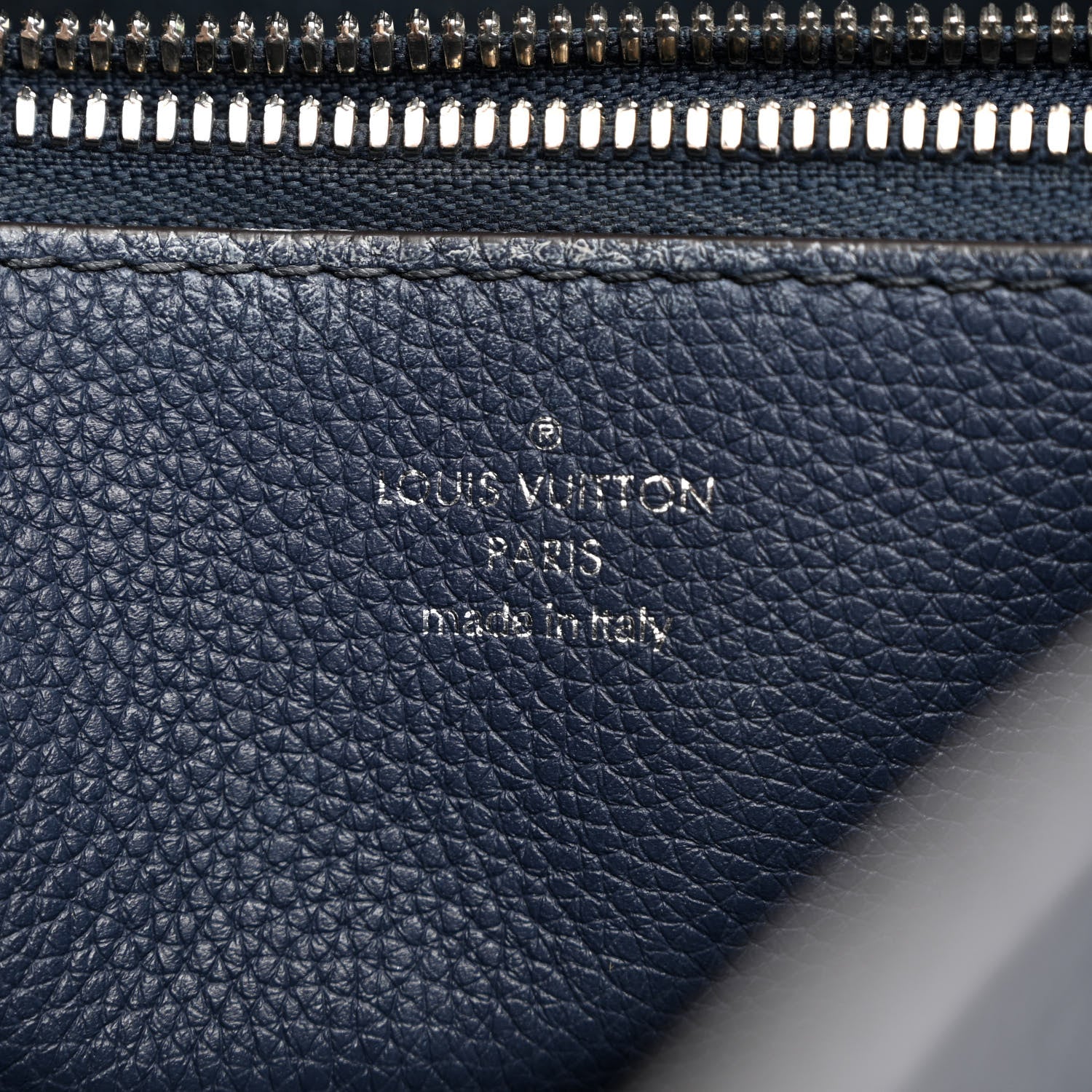 Louis Vuitton Mahina Flight Mode Muria Bleu Marine 7 of 13