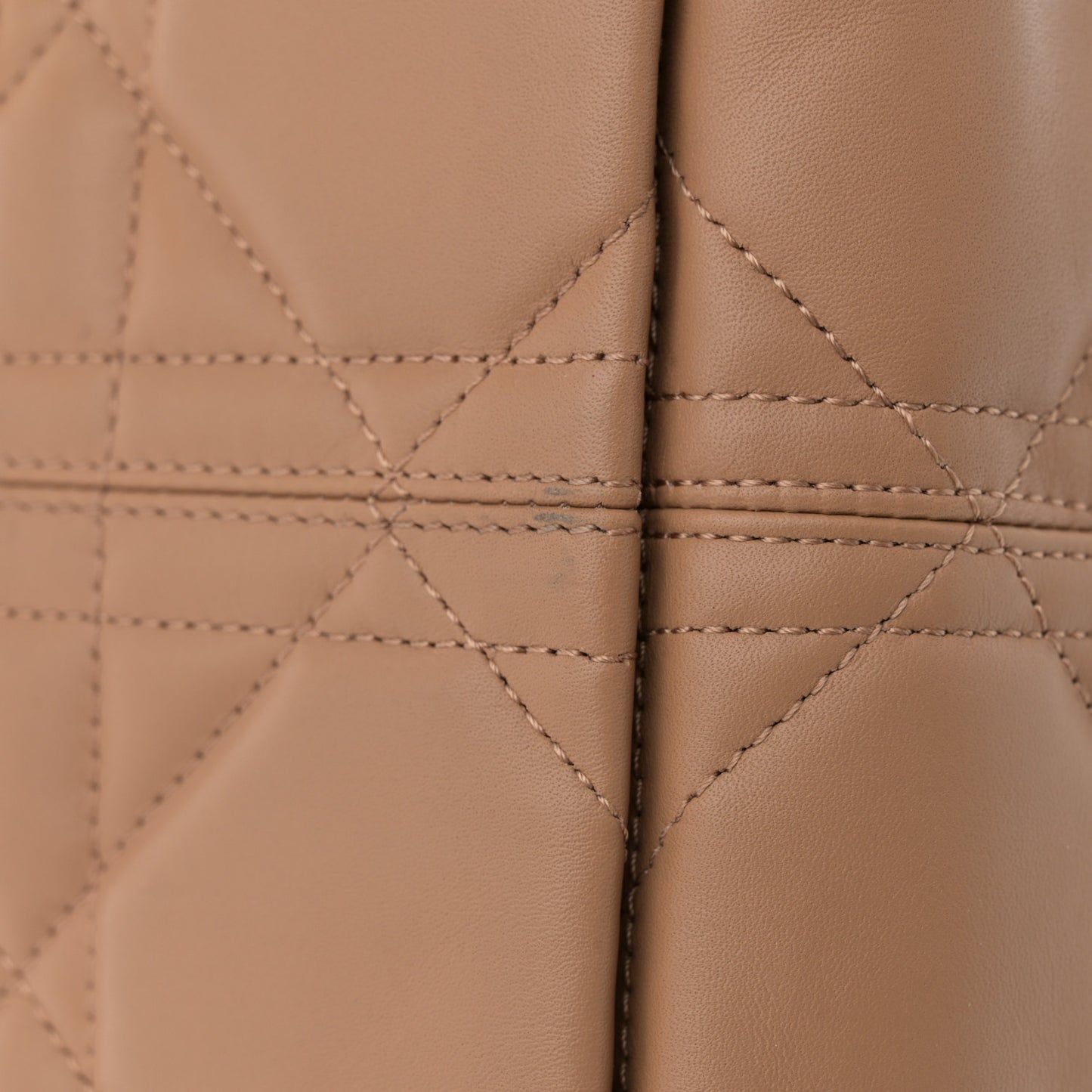 Calfskin Macrocannage Large Toujours Tan
