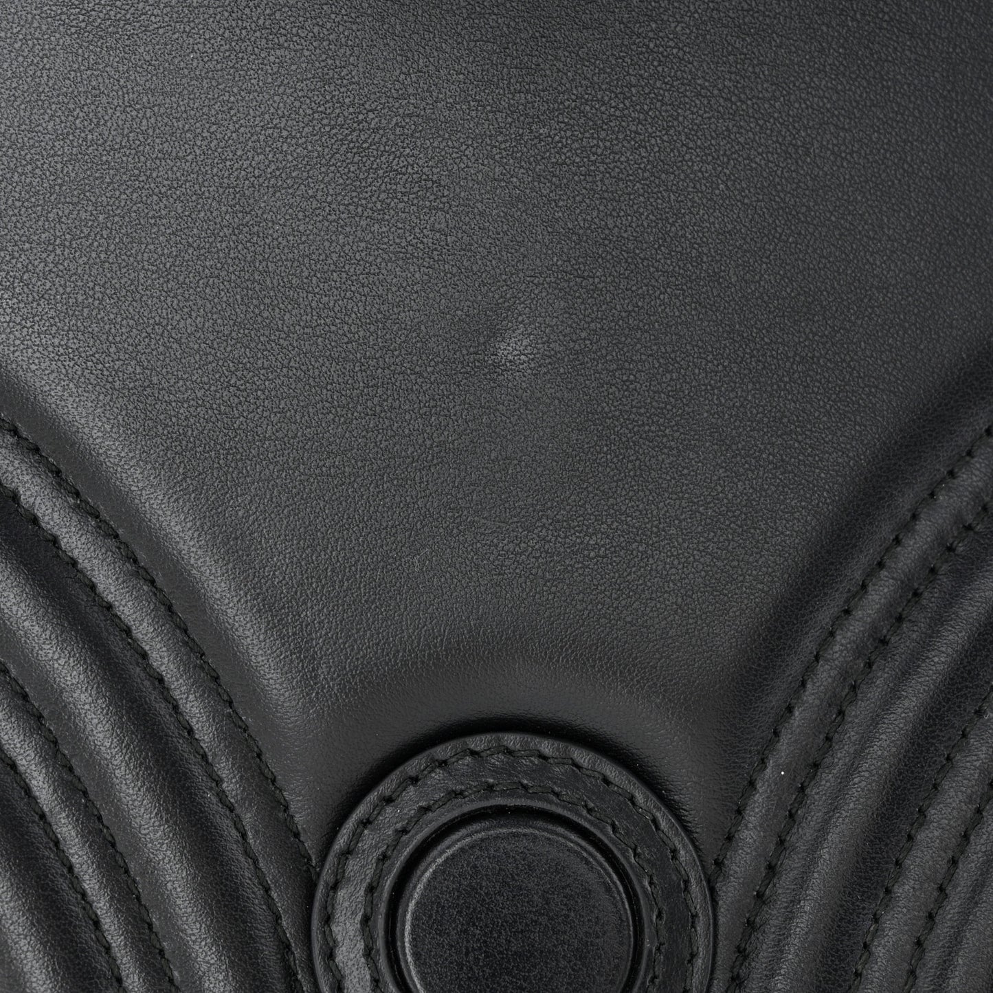 Calfskin Matelasse GG Marmont Clutch Black