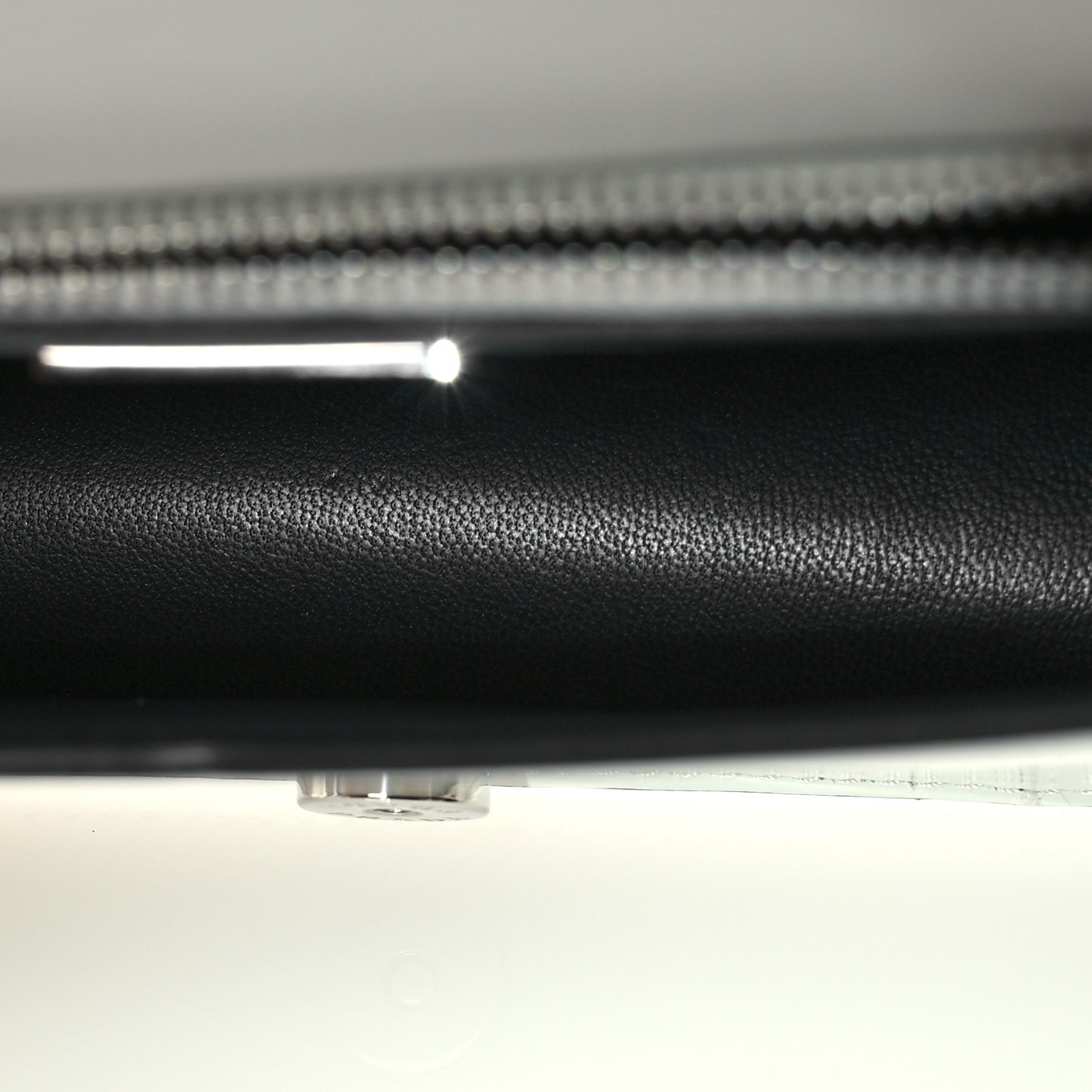 Spazzolato Flap Slide Chain Shoulder Bag White