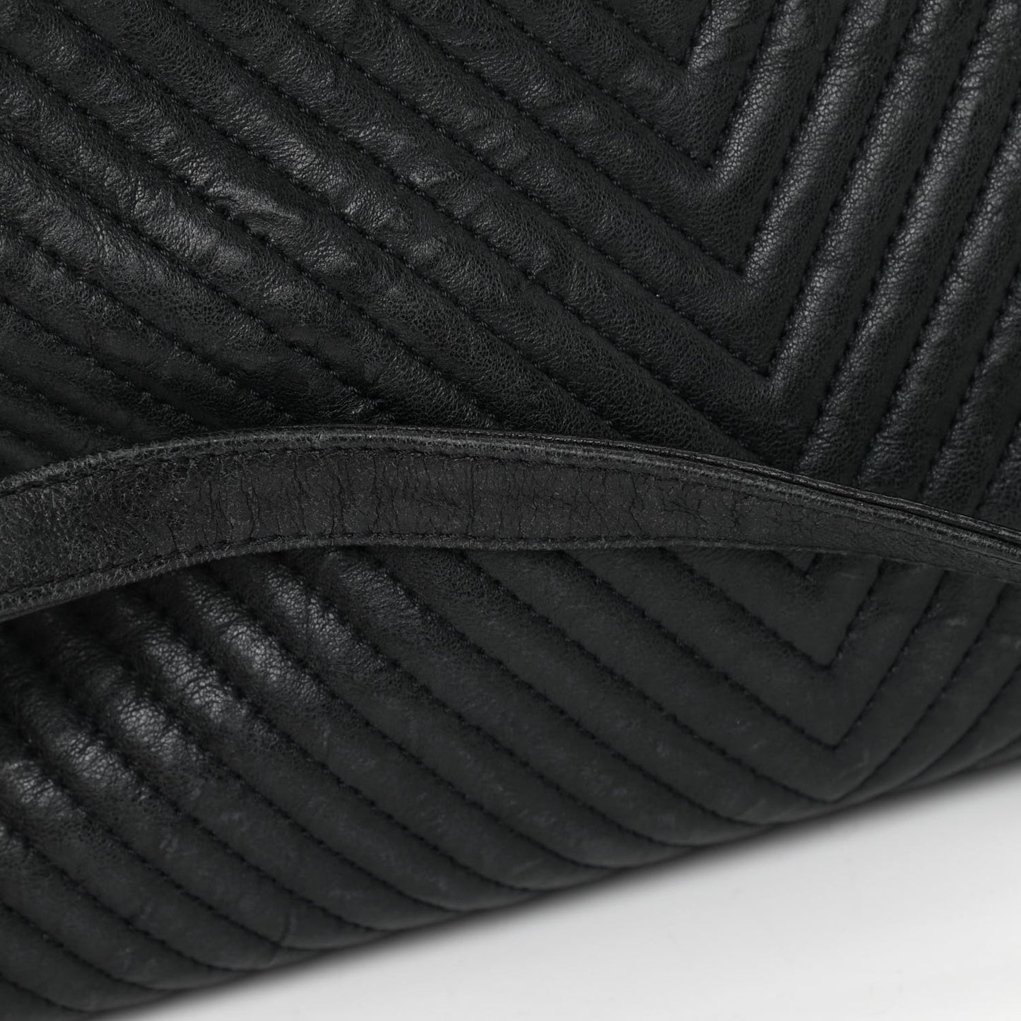 Wrinkled Lambskin Chevron Quilted Large Surpique Tote Black