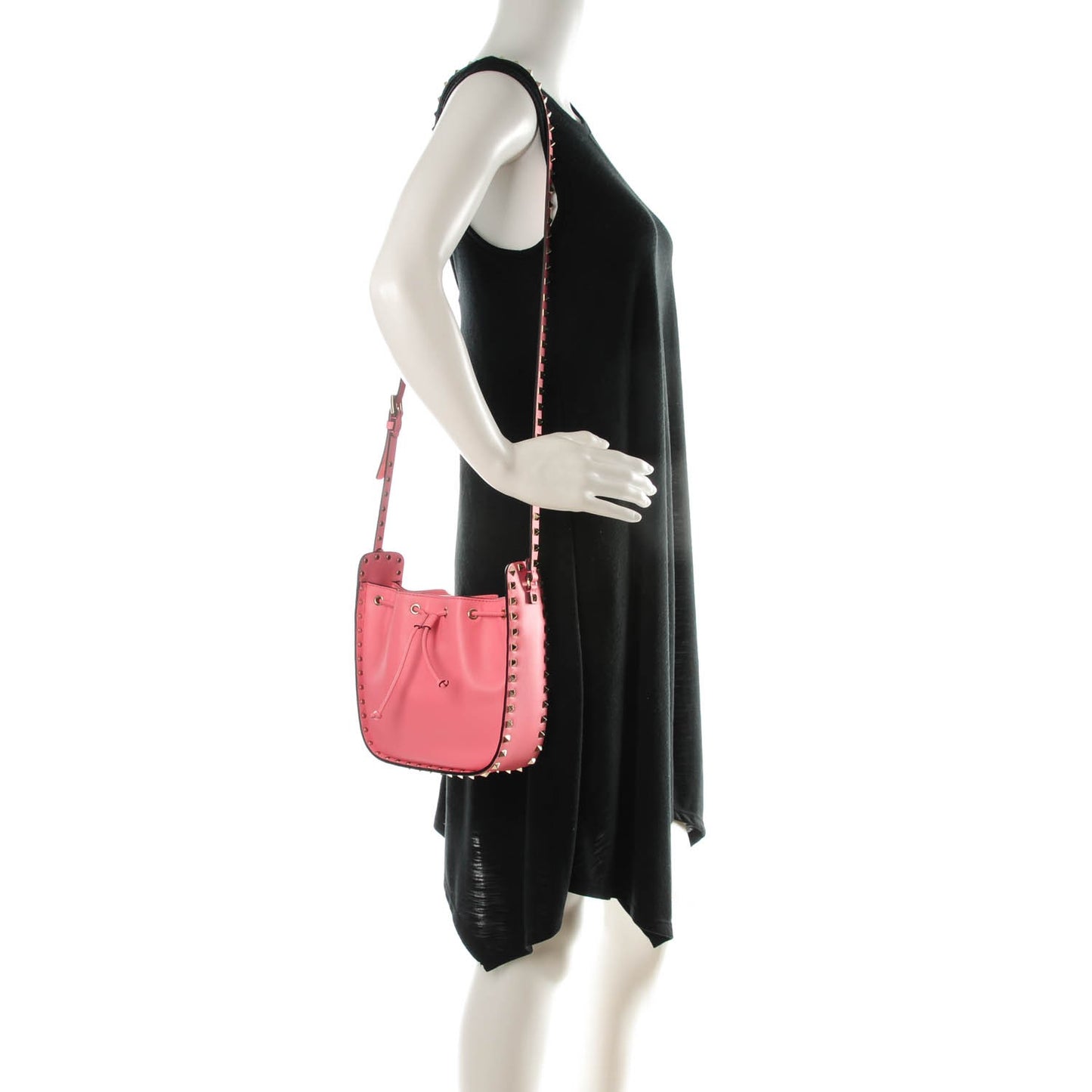 Vitello Rockstud Bucket Bag Paradise Rose