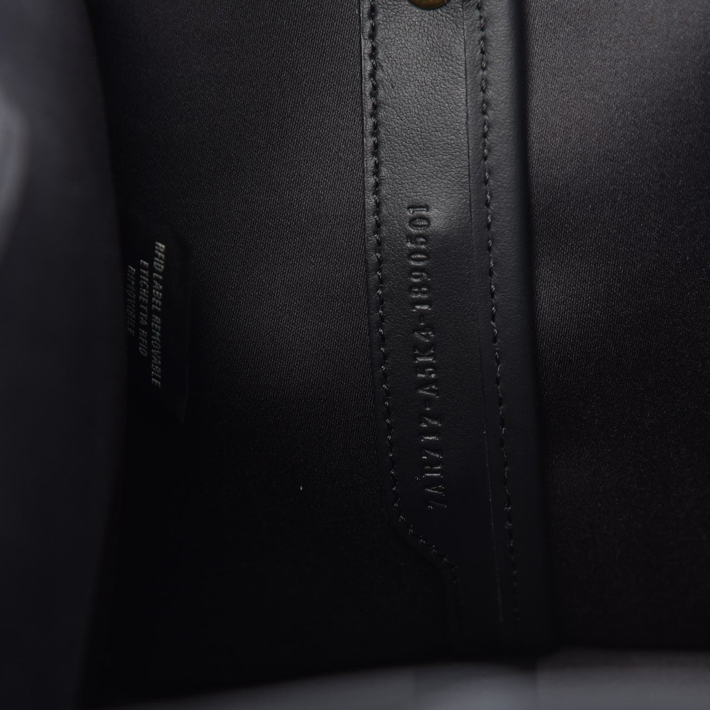 Glazed Fabric Vitello Century FF 1974 Stamp Patch Mini Peekaboo Defender Cover Mogano Panna Black