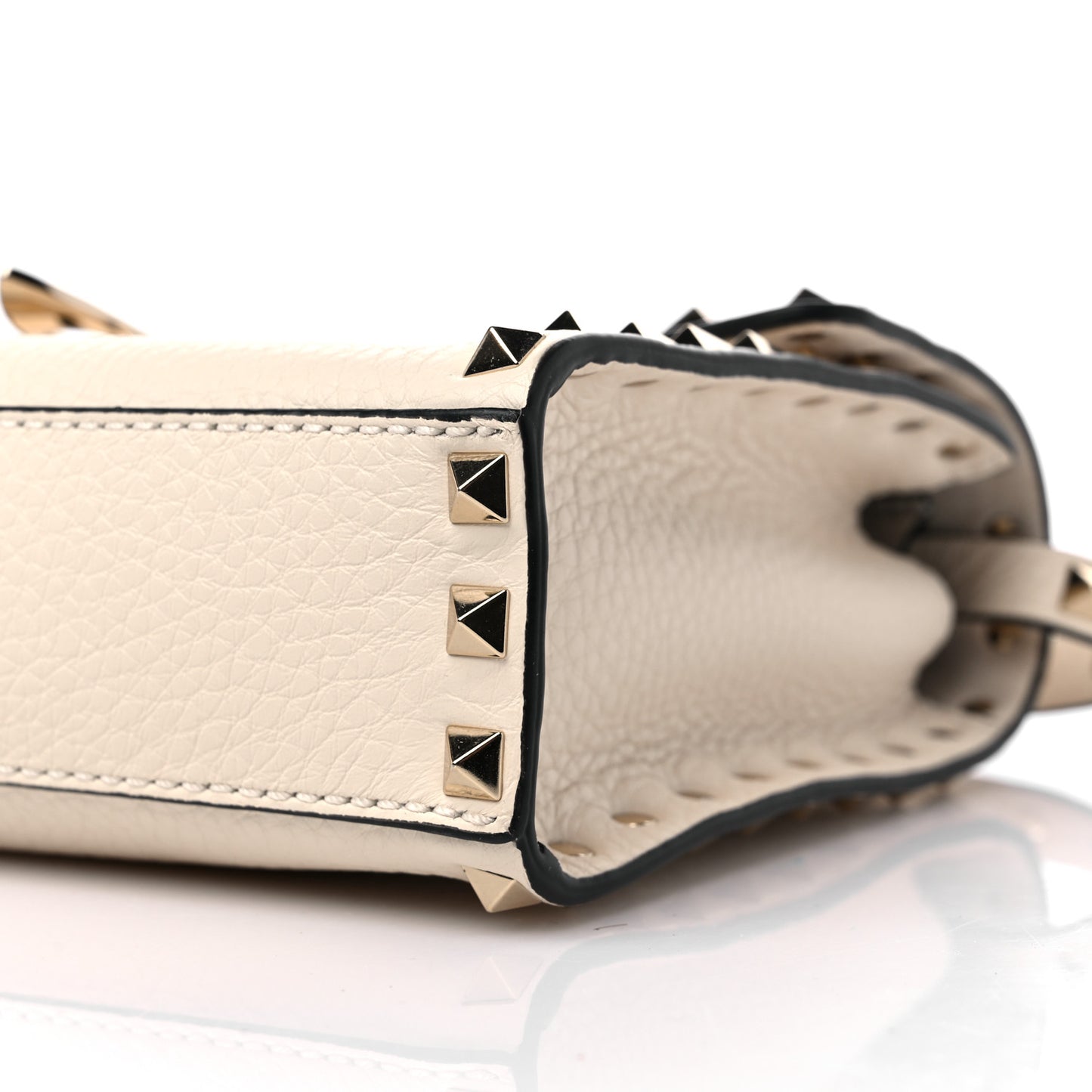 Pebbled Calfskin Medium Rockstud Flip Lock Crossbody Bag Light Ivory