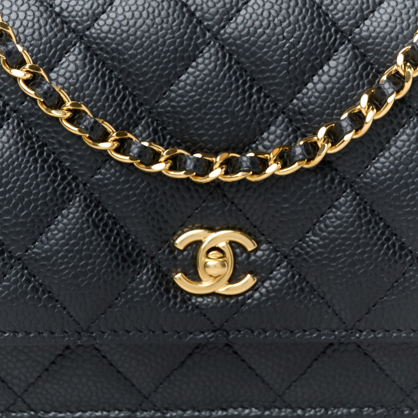 Caviar Quilted CC Turnlock Wallet On Chain WOC Black