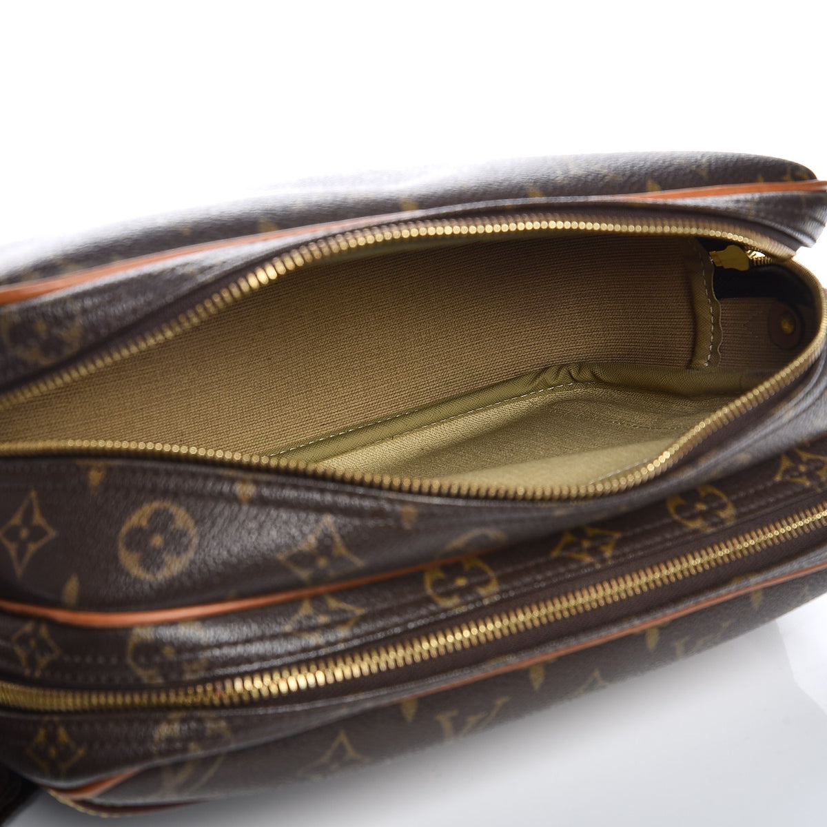 Louis Vuitton Monogram Reporter PM 6 of 13
