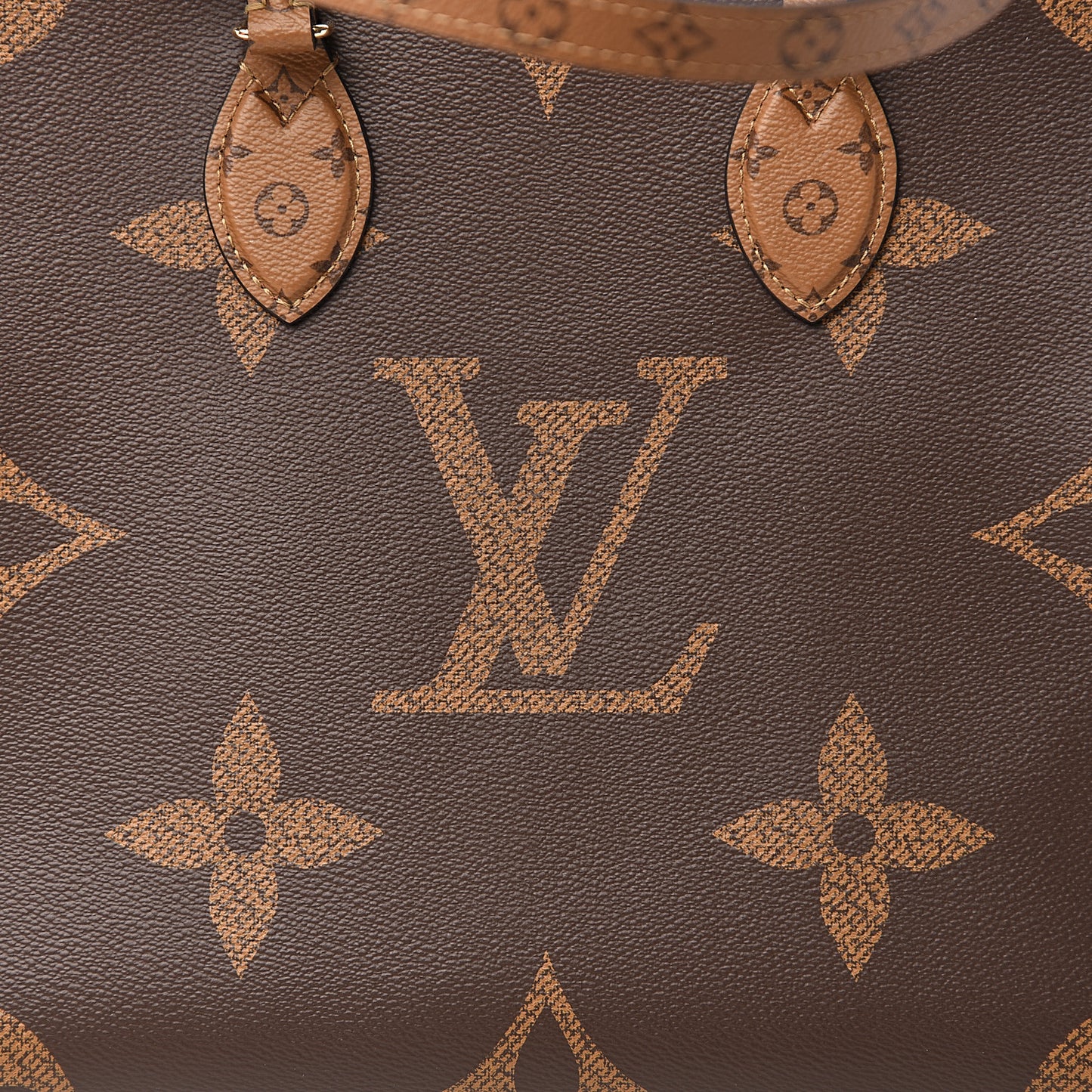 Reverse Monogram Giant Onthego MM