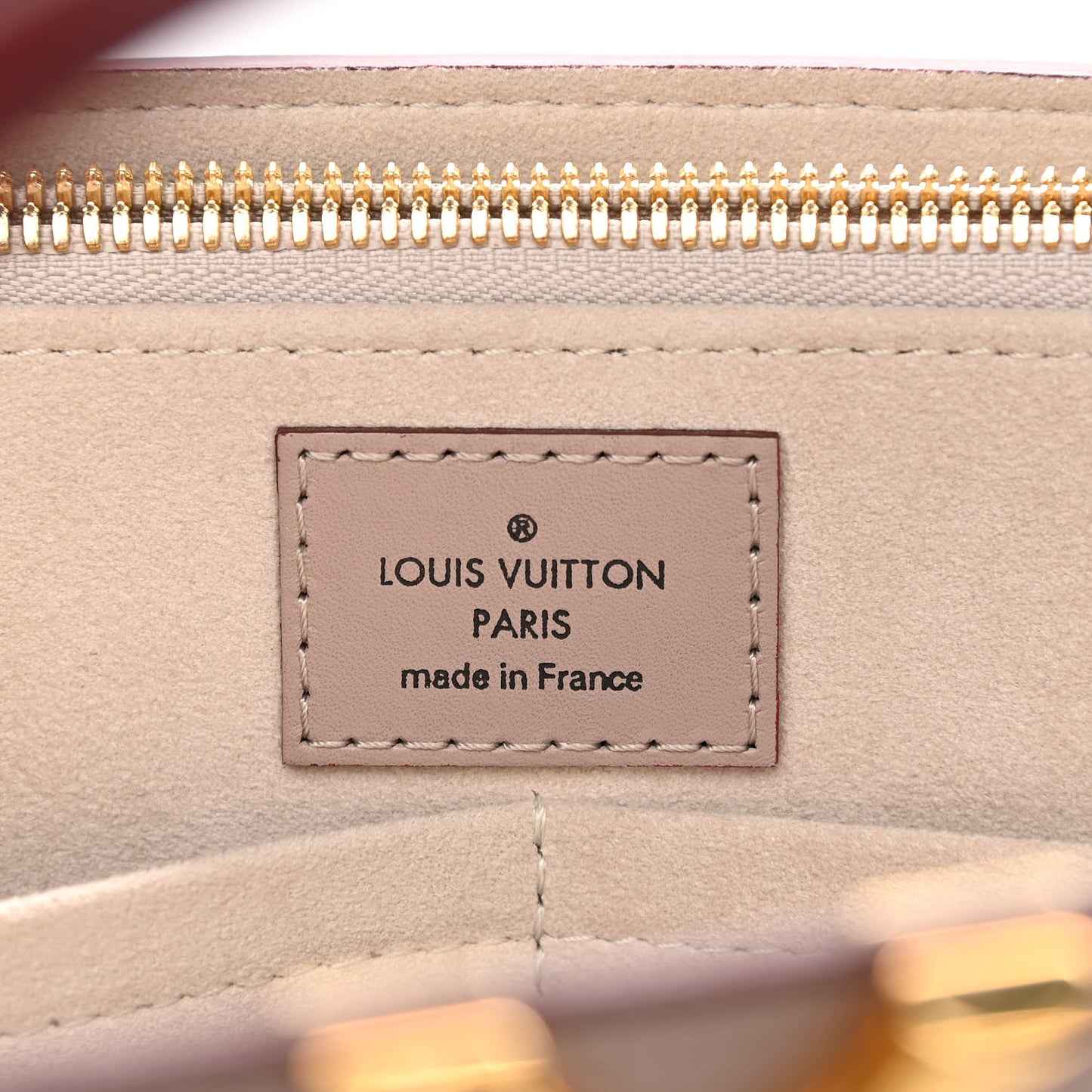 Monogram Cuir Plume Very Tote MM Mastic Raisin
