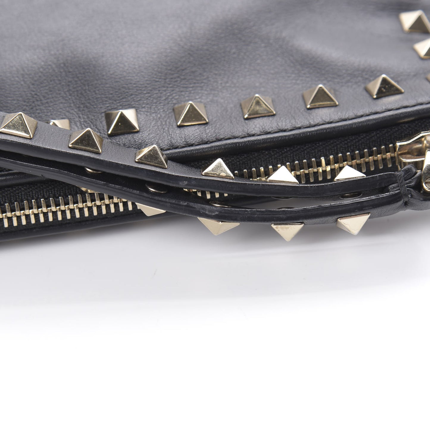 Vitello Large Rockstud Zip Wristlet Pouch Black