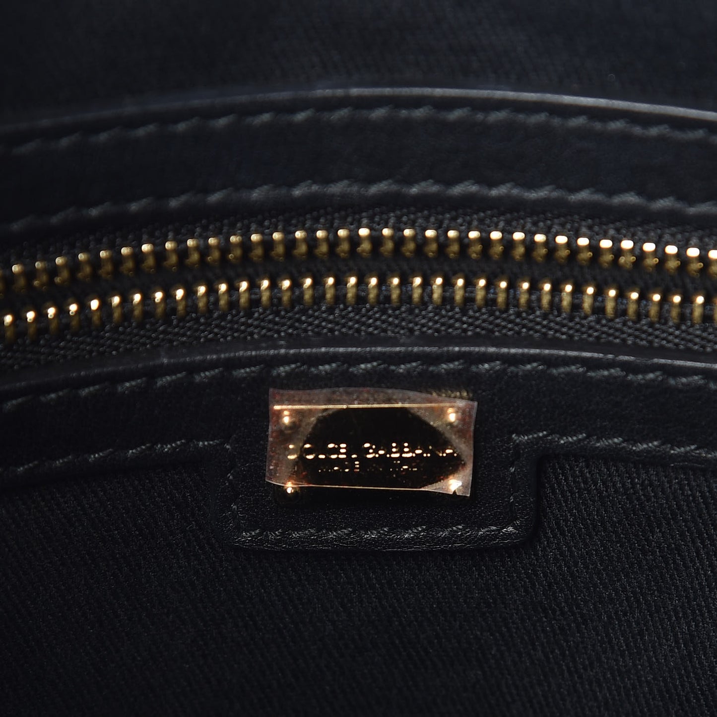 Leo Crepe Miss Escape Tote