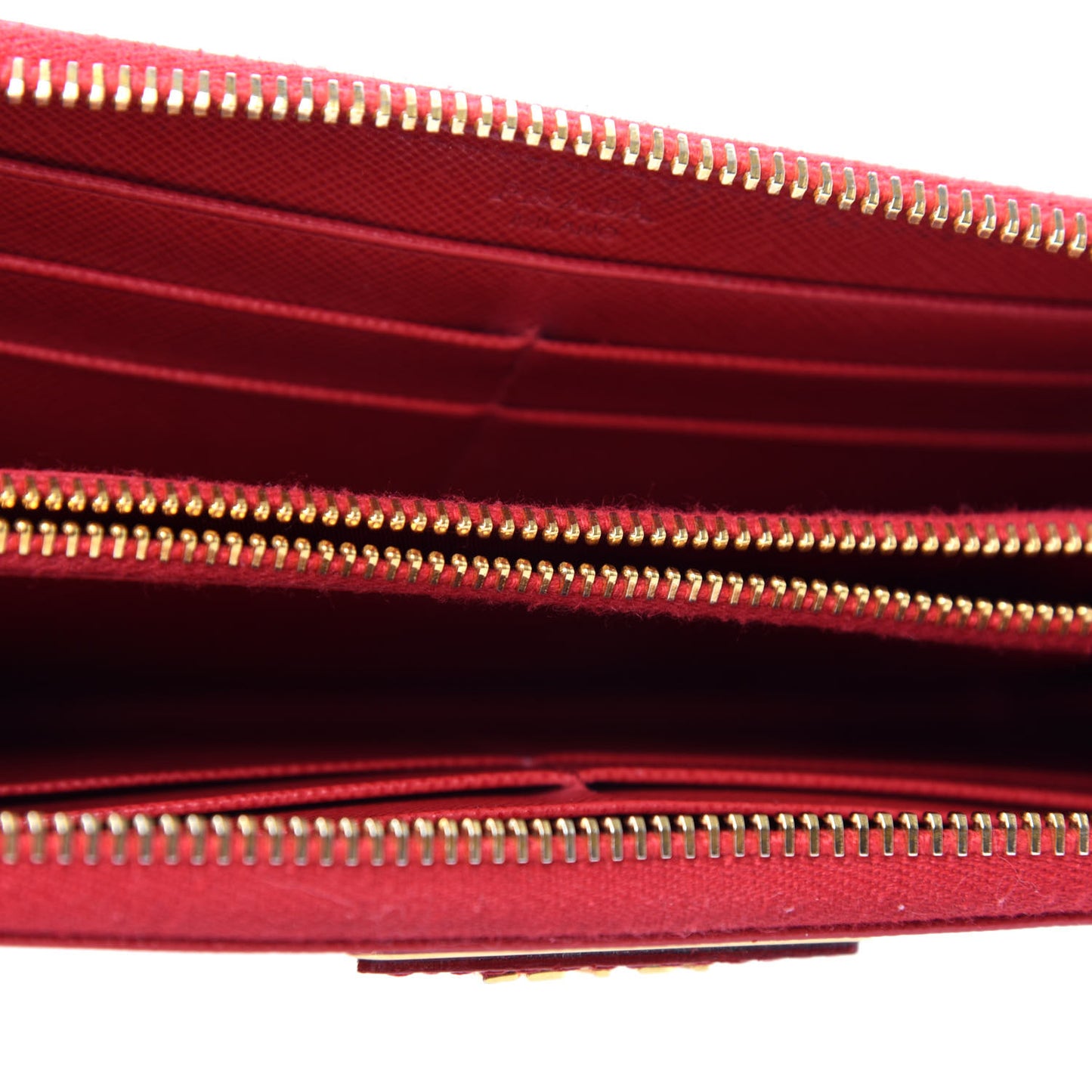 Saffiano Triangle Zip Around Wallet Fuoco
