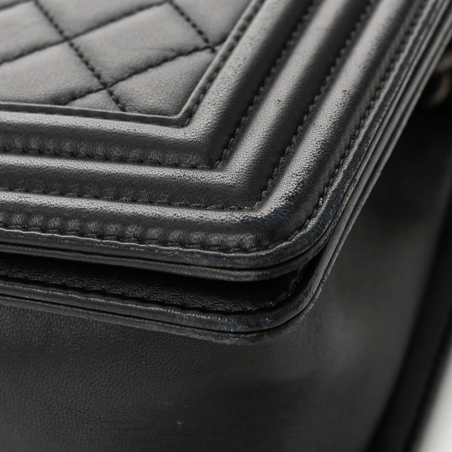 Lambskin Quilted Medium Boy Flap Black