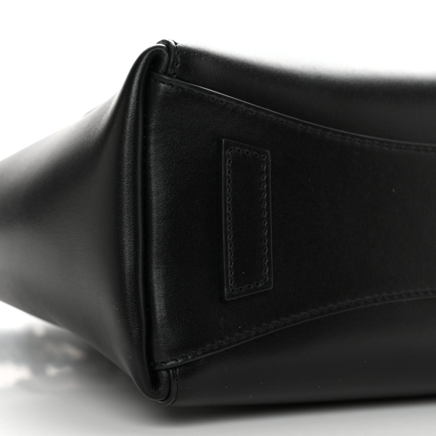 Shiny Lord Calfskin Mini Sport Antigona With Chain Black
