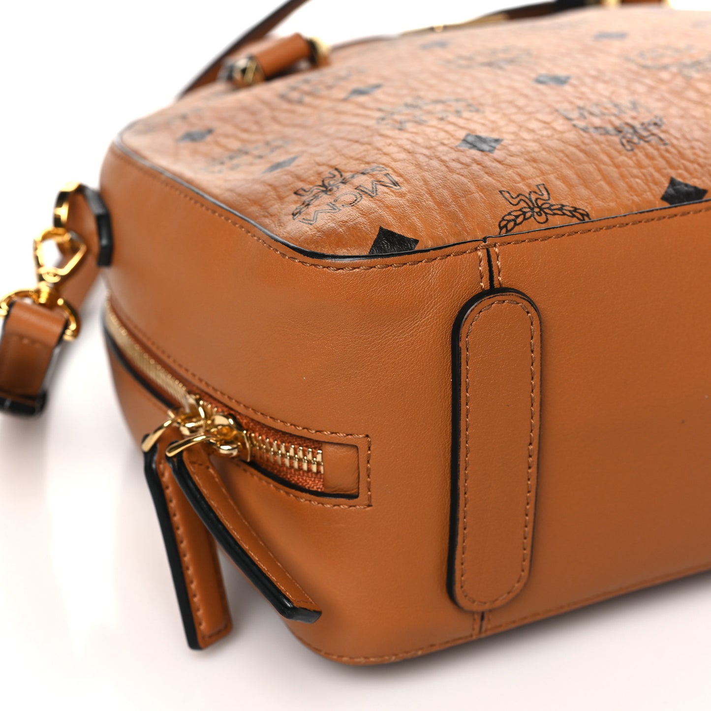 Visetos Medium Half Moon Tote Cognac
