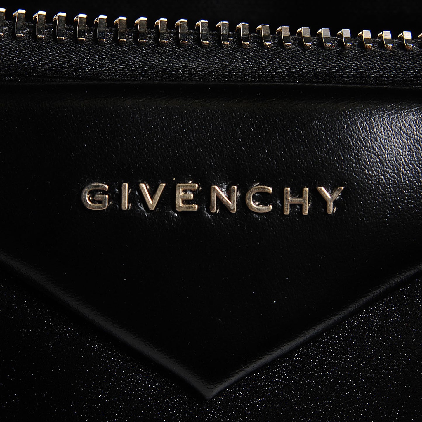 Shiny Lord Calfskin Small Antigona Black