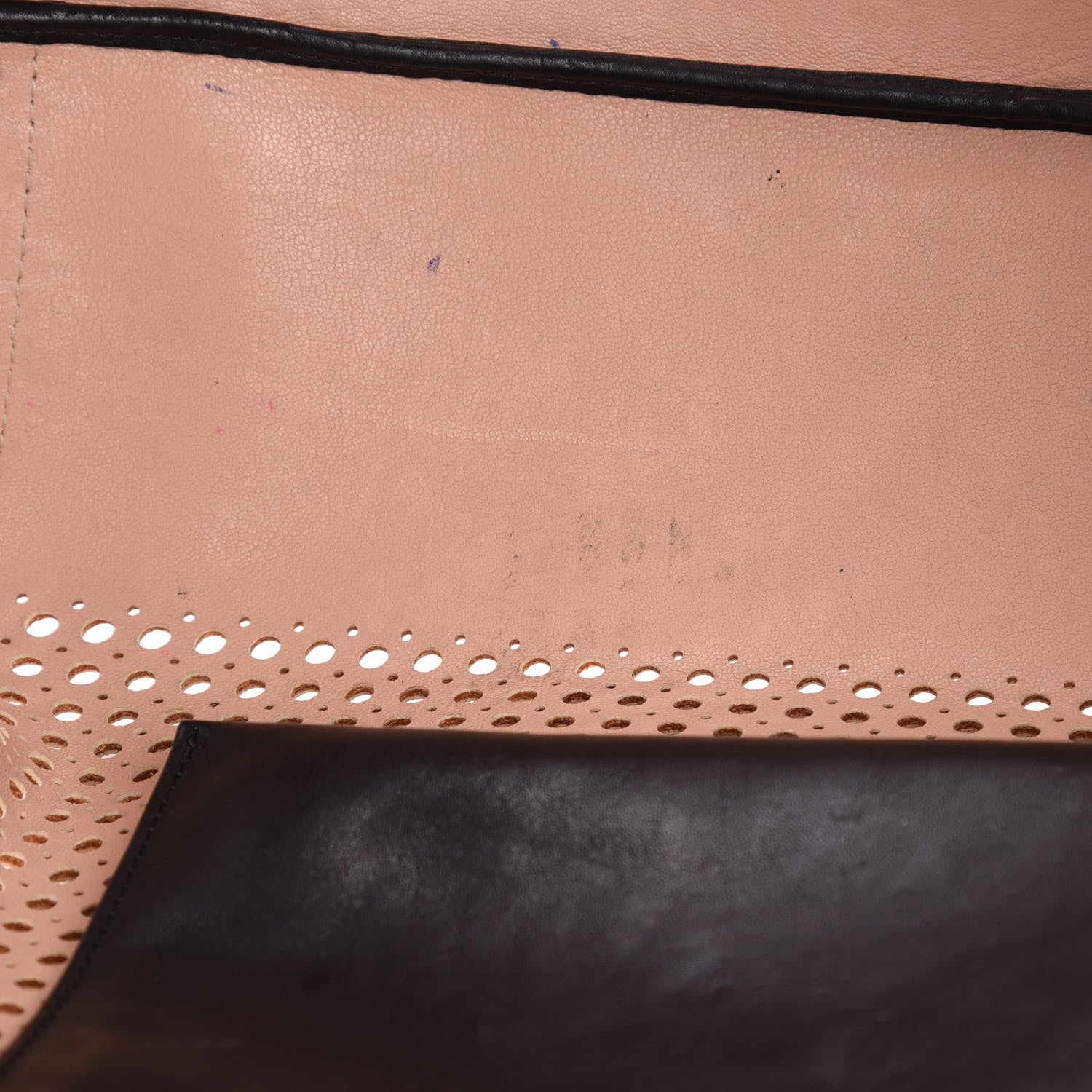 Chloe Sheepskin Perforated Alison East West Tote Tan Black 12 of 18