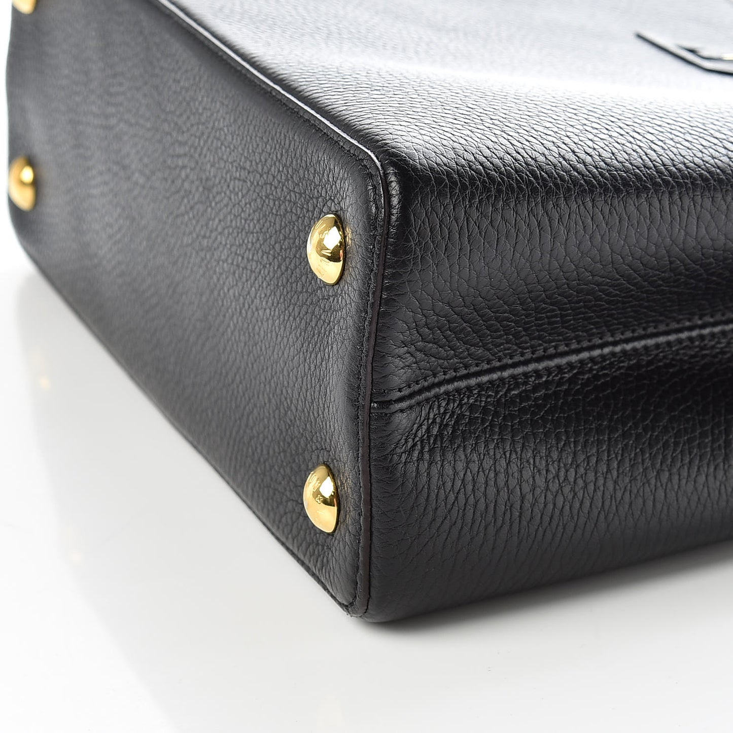 Taurillon Capucines PM Black