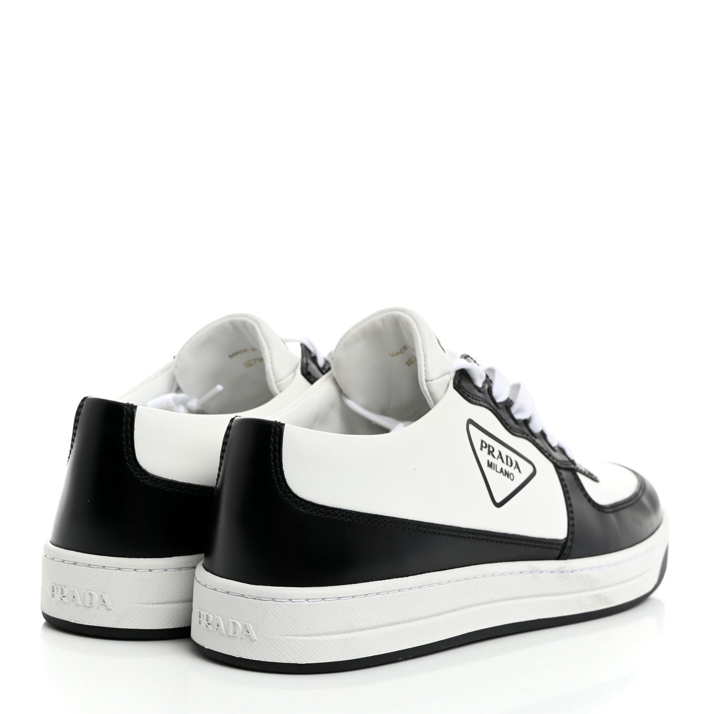 Spazzolato Rois Vitello Soft Triangle Logo Womens Low Top Sneakers 40 White Black