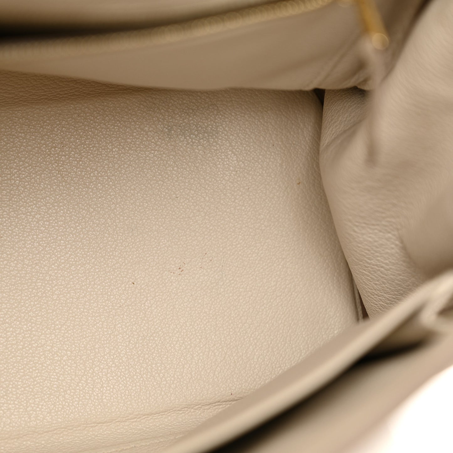 Togo Kelly Retourne 32 Craie