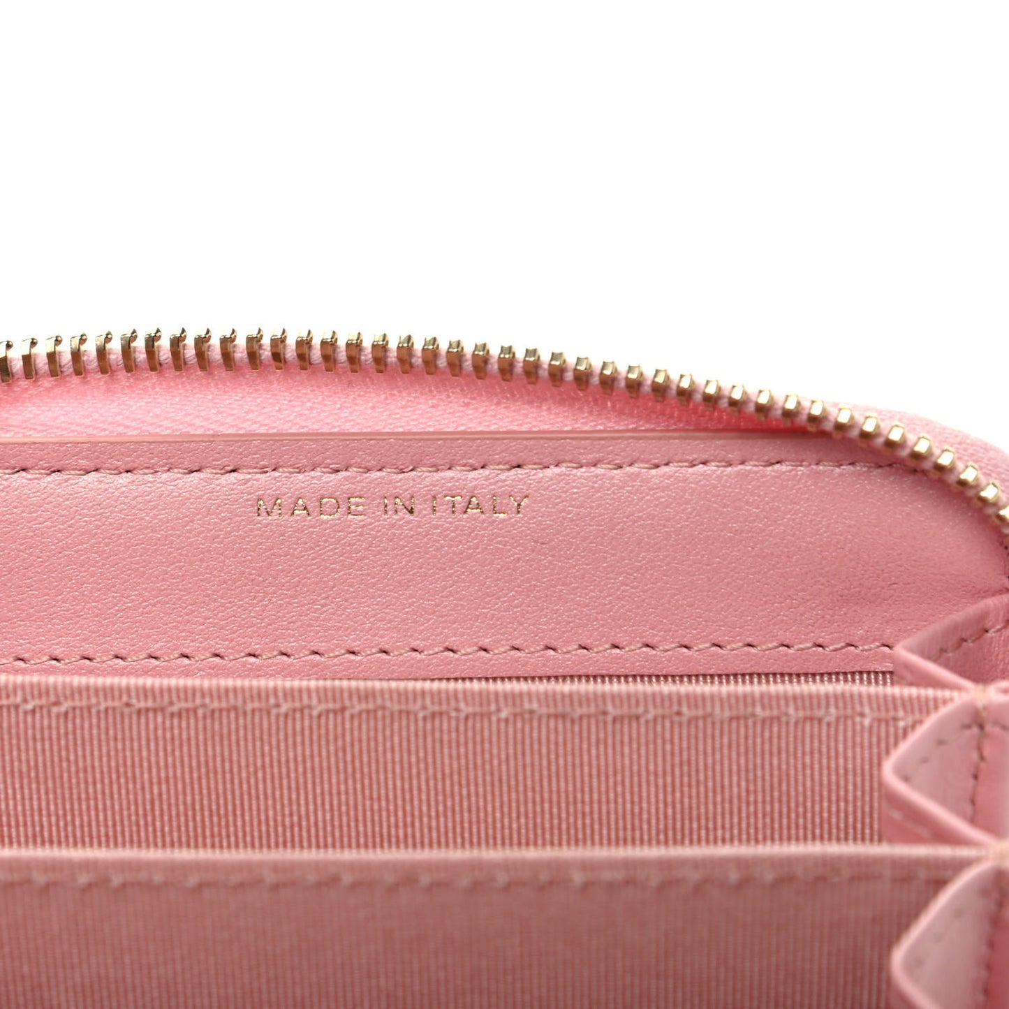 Iridescent Caviar Quilted Zip Coin Purse Pink