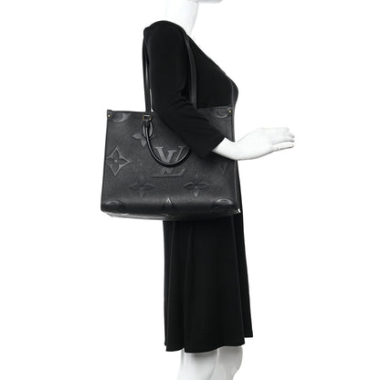 Louis Vuitton Empreinte Monogram Giant Onthego MM Black 2 of 10
