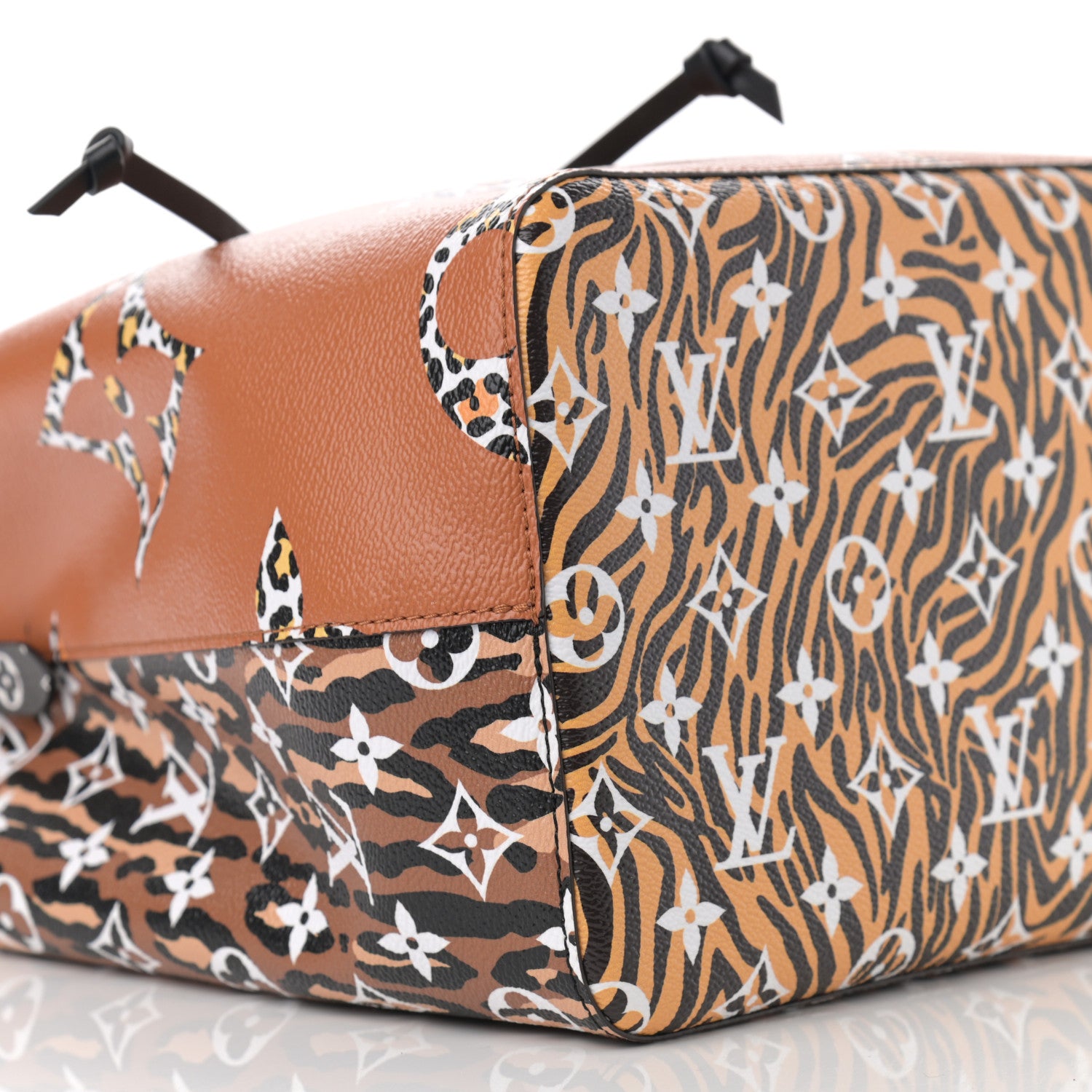 Louis Vuitton Monogram Giant Jungle NéoNoé Caramel 9 of 10