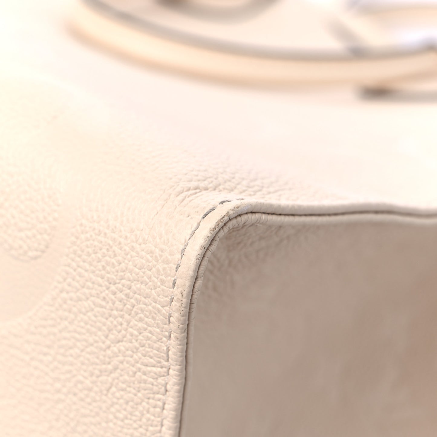 Empreinte Monogram Giant Onthego GM Creme