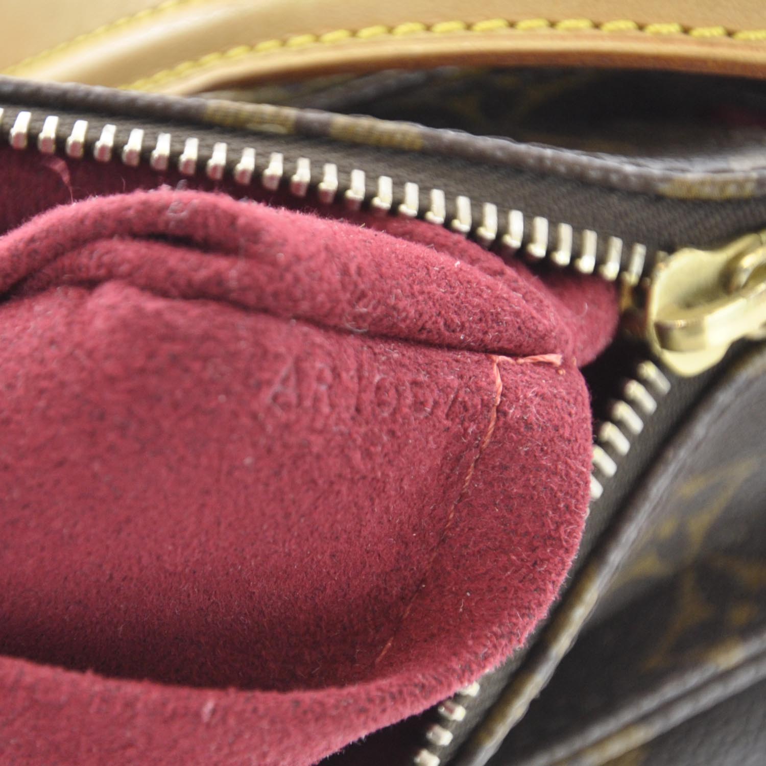 Louis Vuitton Monogram Viva-Cite GM 10 of 10