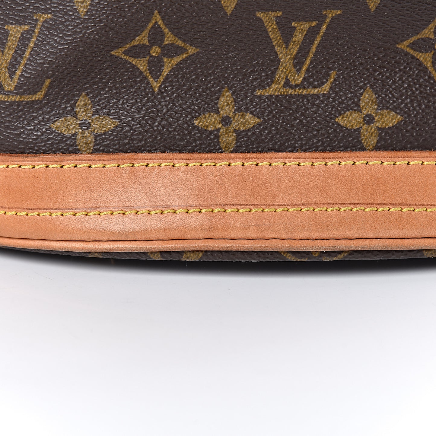 Monogram Petit Bucket 23