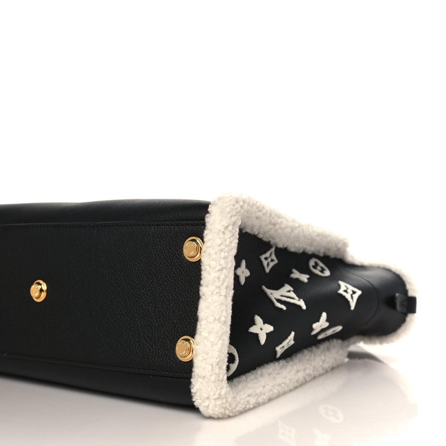 Grained Calfskin Shearling On My Side MM Black