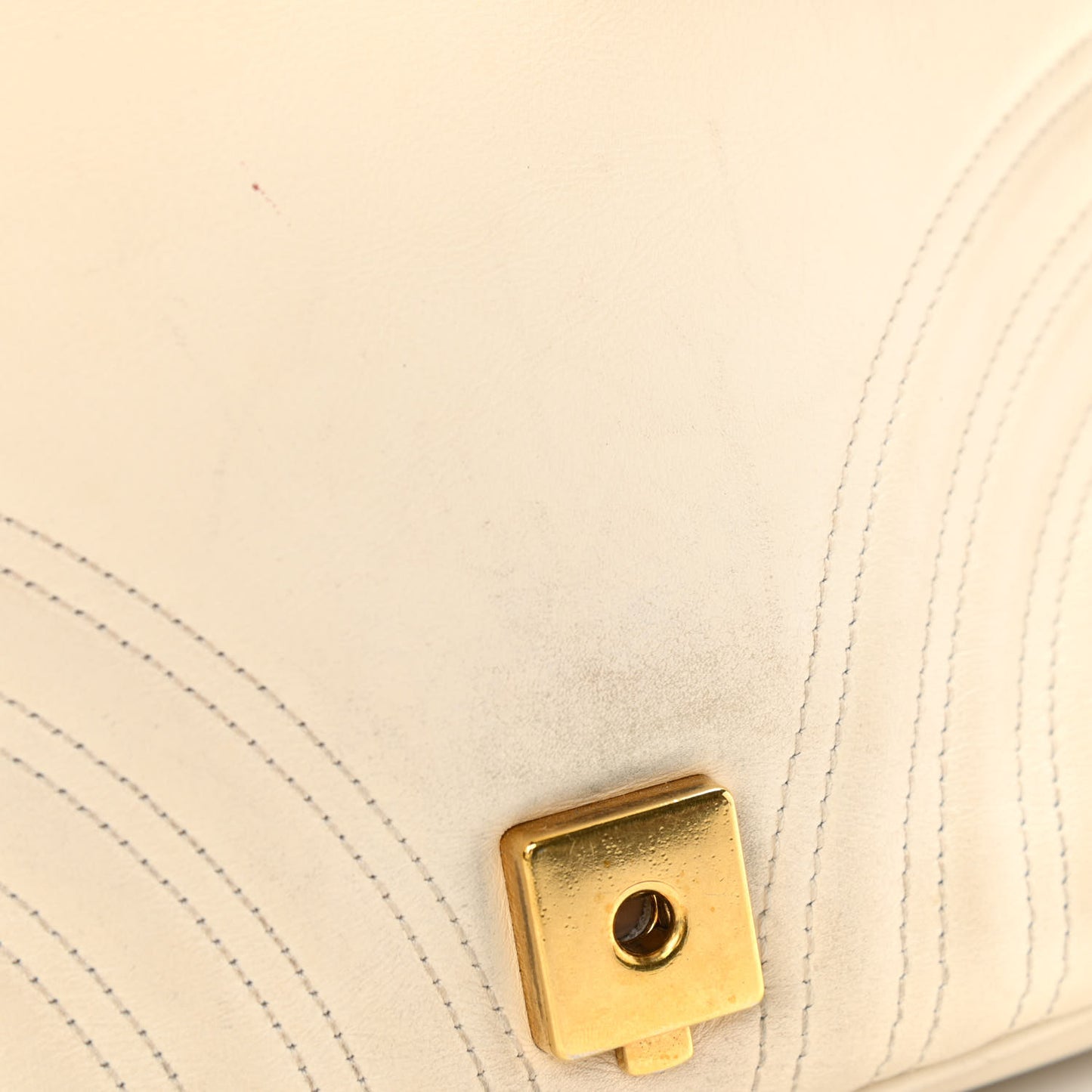 Calfskin Matelasse Medium GG Marmont Shoulder Bag White