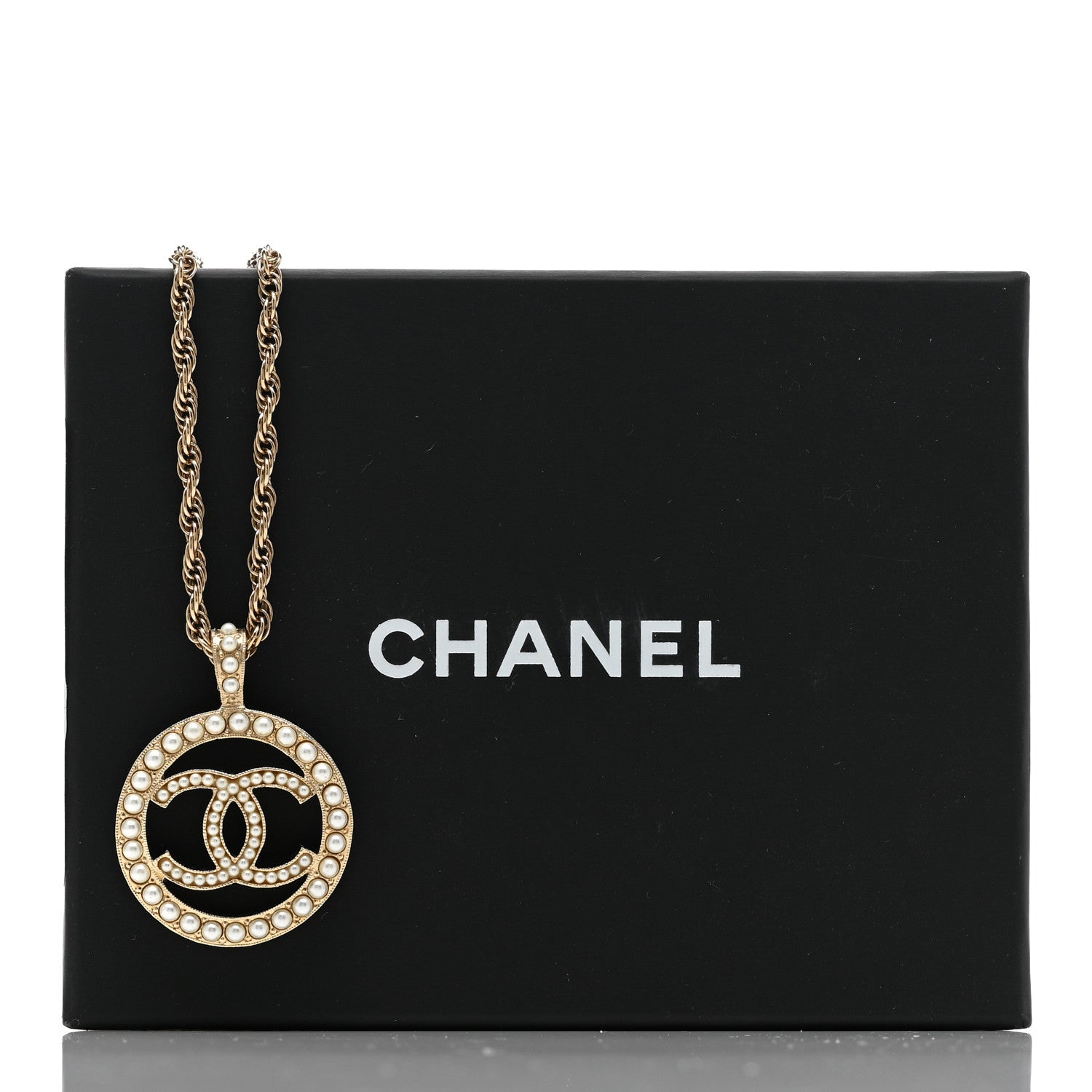 Chanel Pearl CC Round Pendant Necklace Gold 5 of 5