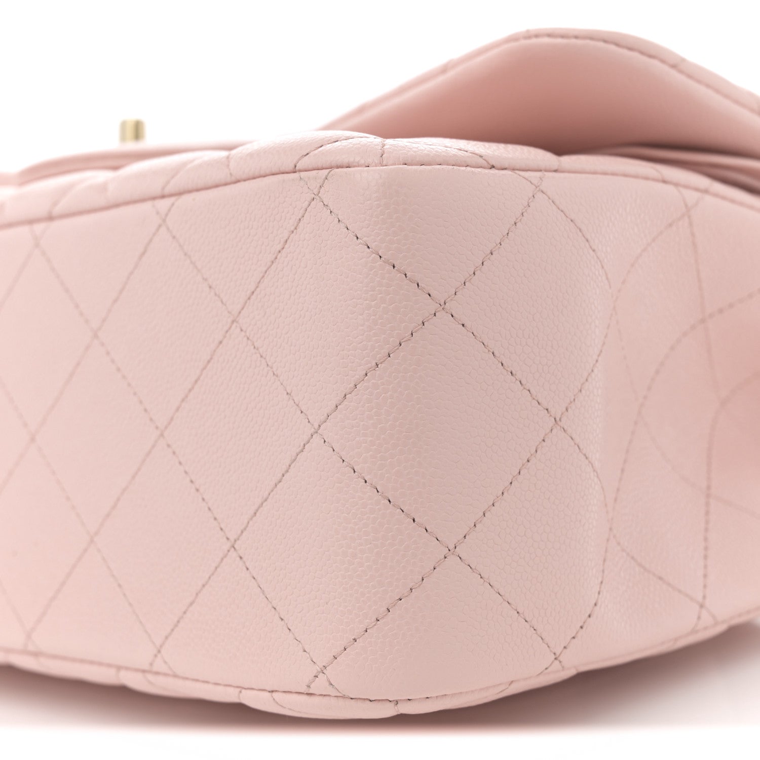 CHANEL ピンク・アイボリーグラデーション ストール Chanel Caviar Quilted Jumbo Double Flap Light Pink 1761767