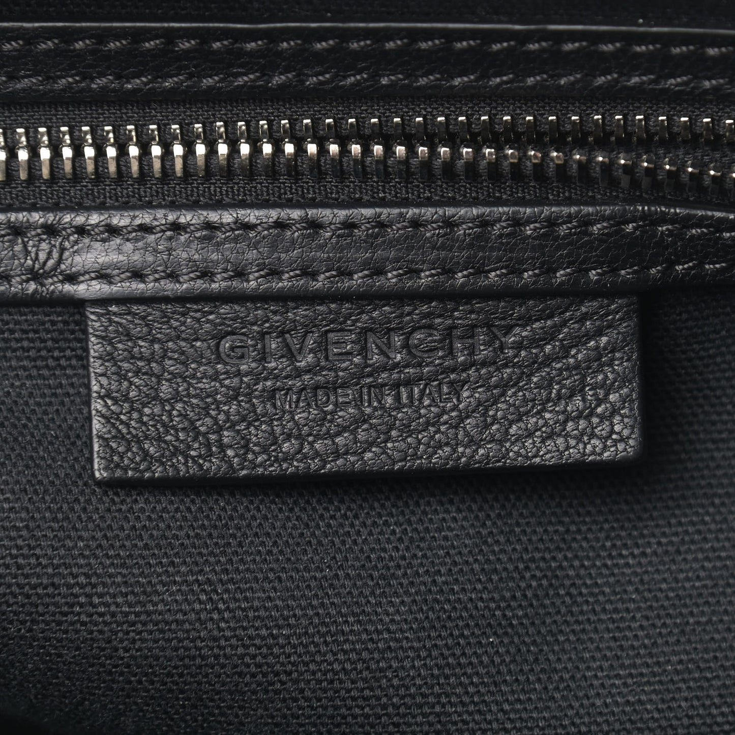 Sugar Goatskin Medium Antigona Black